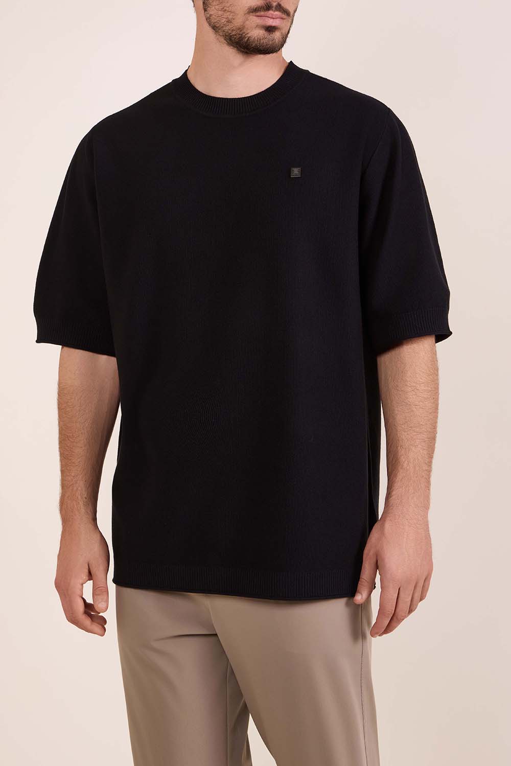 תמונת דוגמן קידמית של סריג טי אוברסייז