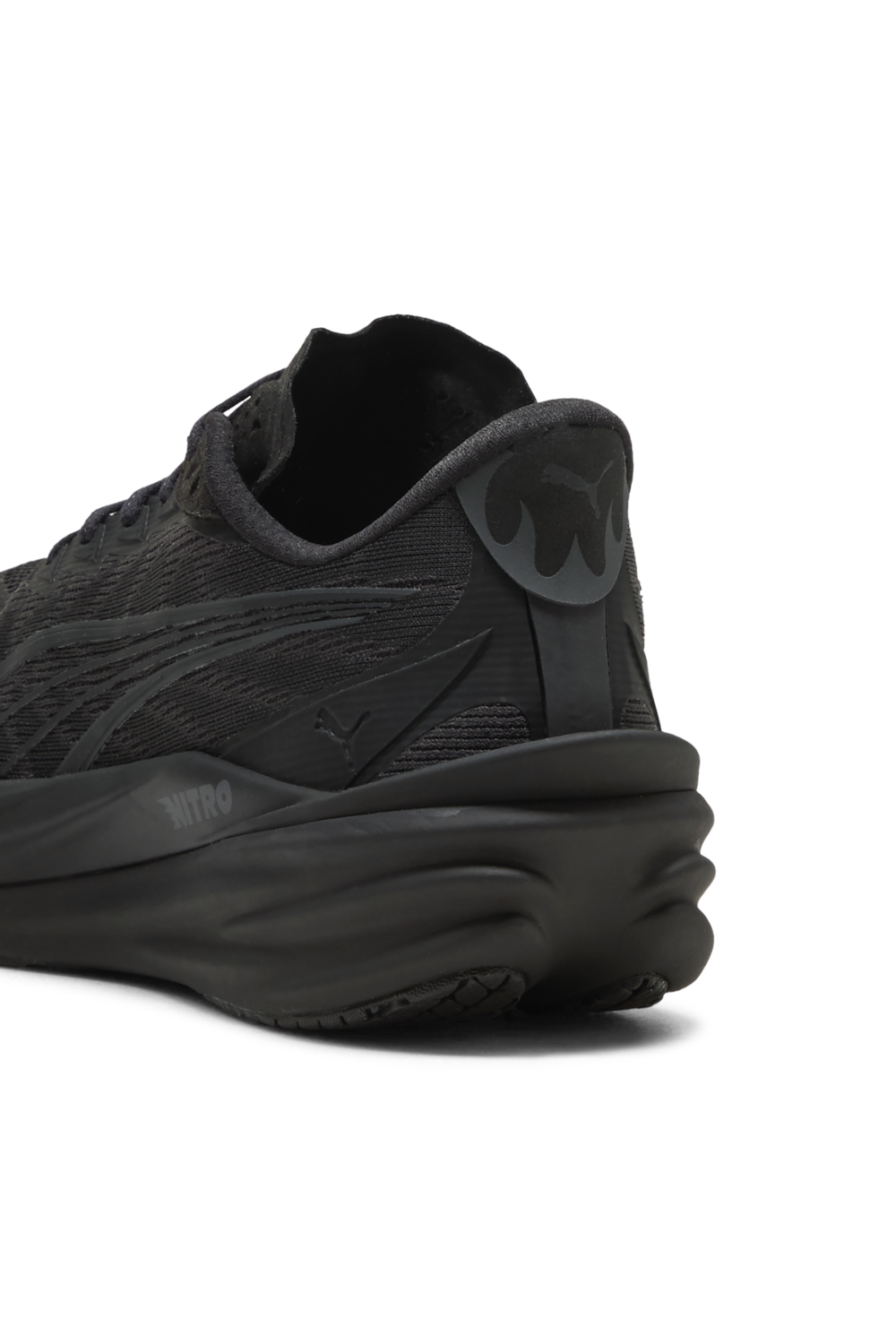 תמונת פנים של נעלי סניקרס