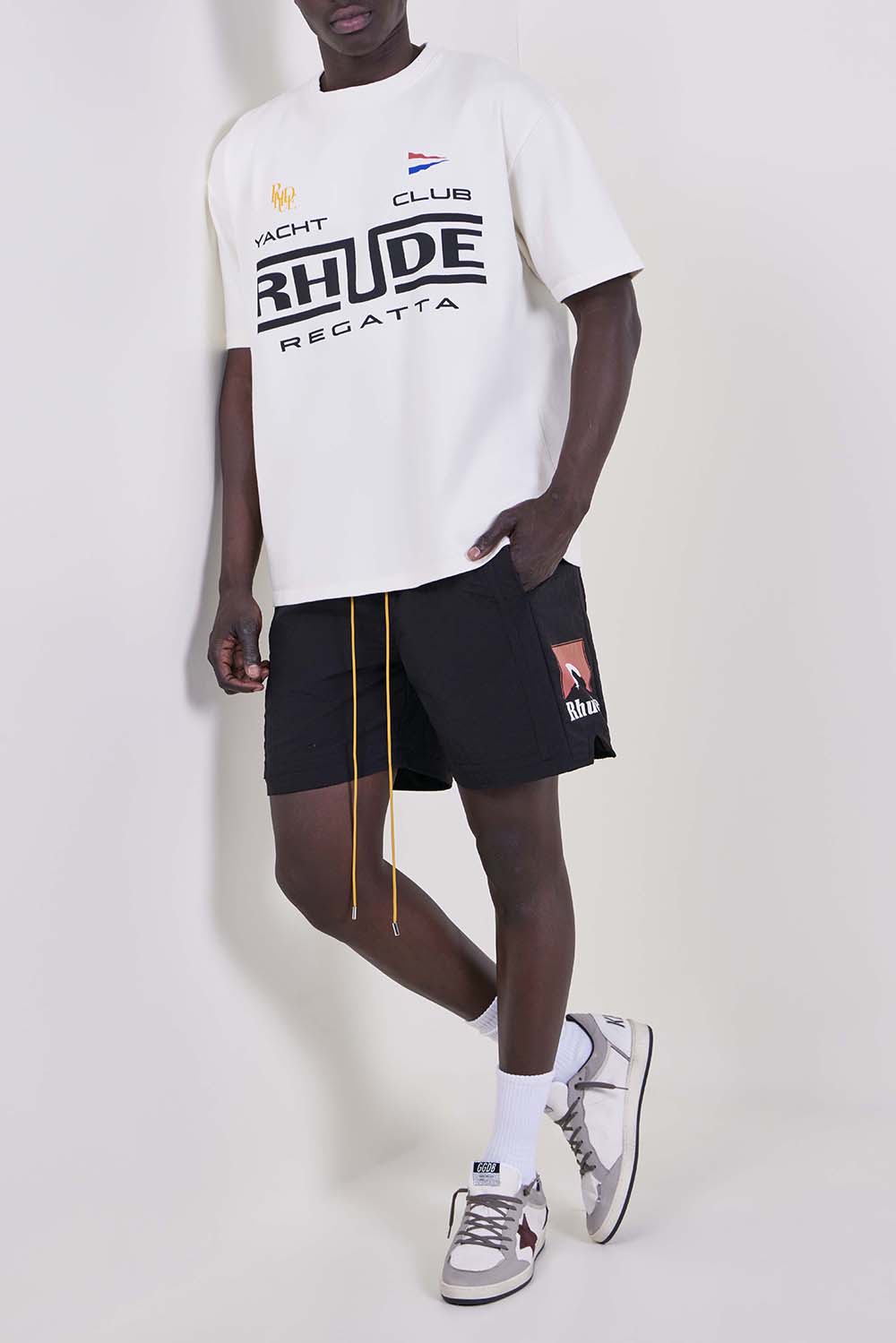 תמונת דוגמן קידמית של נעלי סניקרס יפן בולסטאר