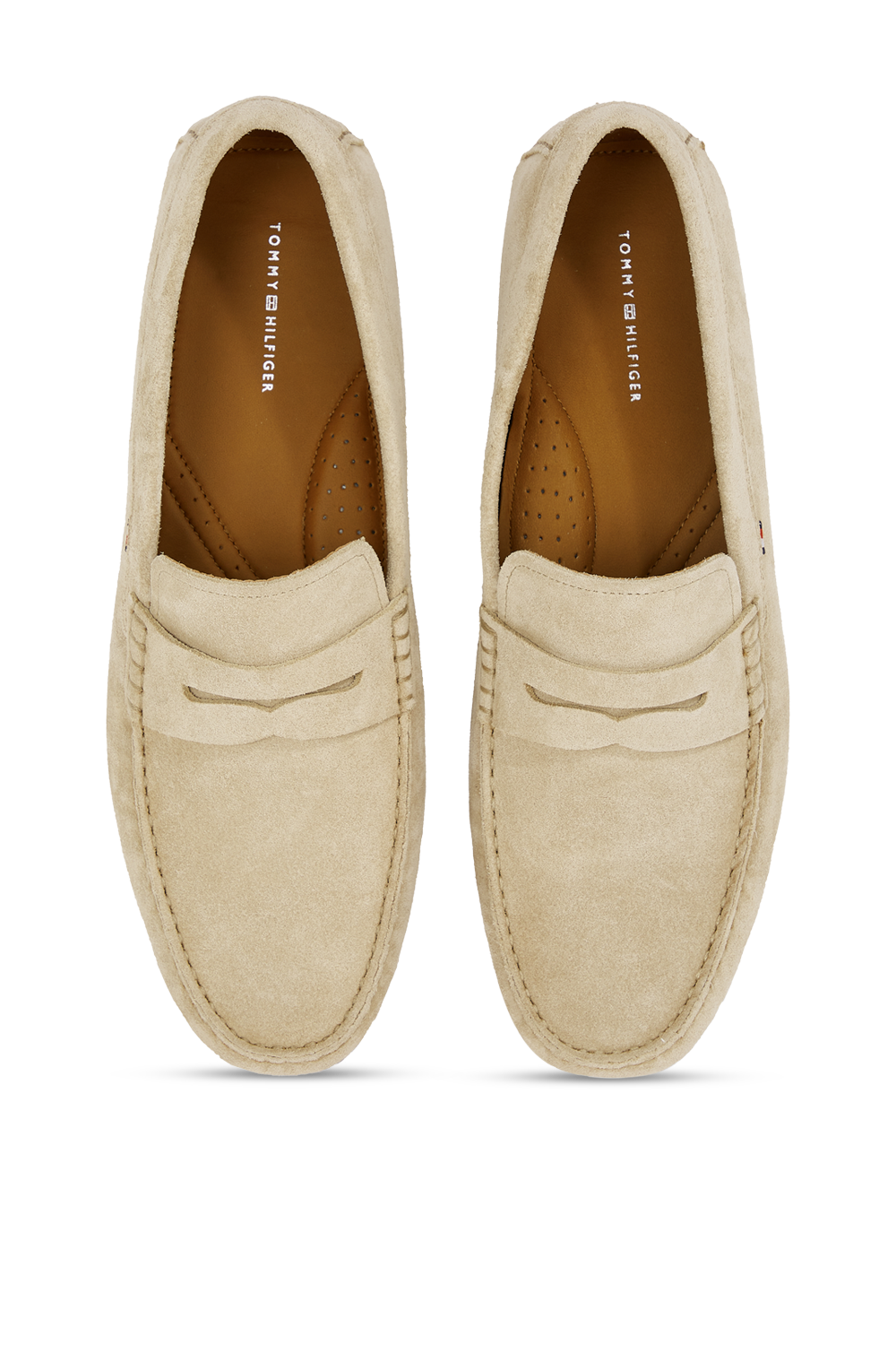 תמונת תקריב של נעלי מוקסינים