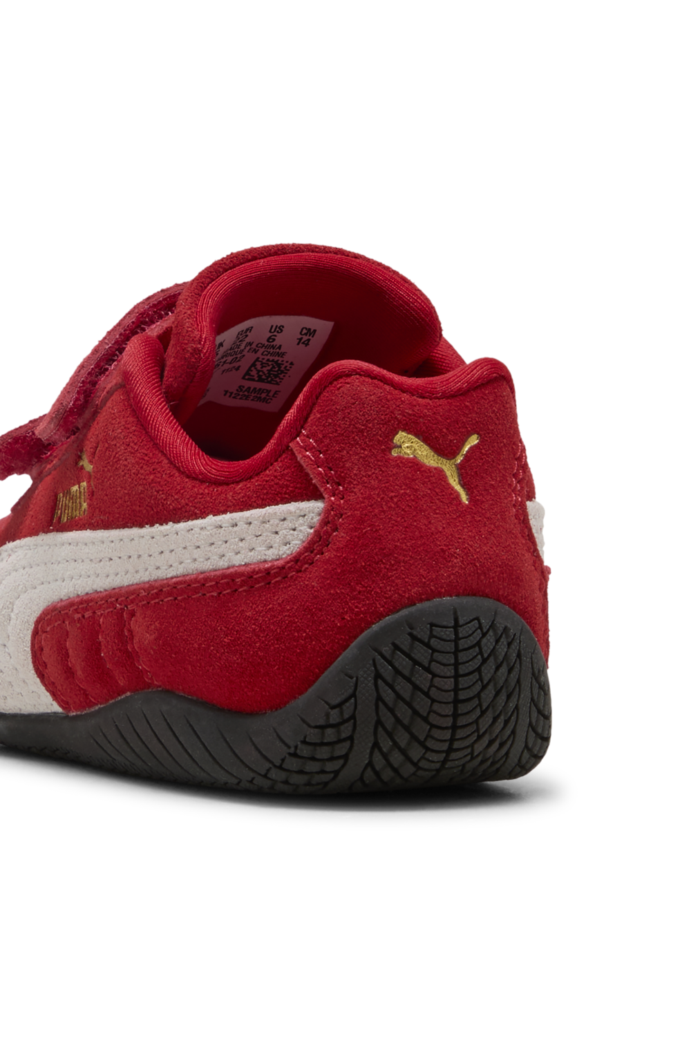 תמונת פנים של נעלי סניקרס