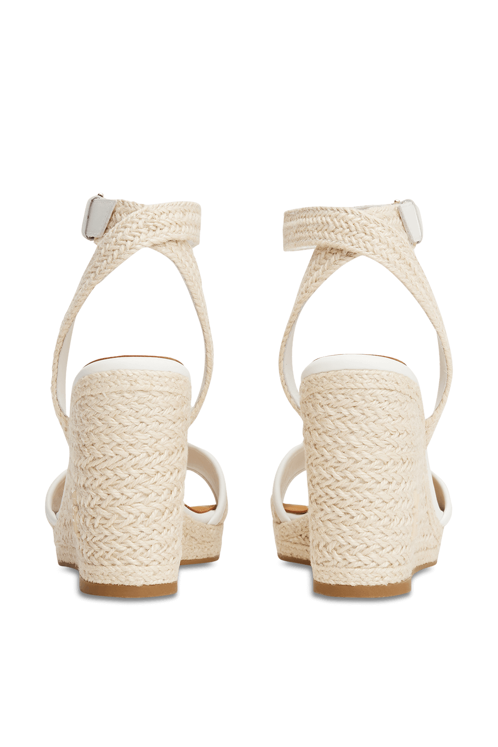 תמונת תקריב של נעלי אספדריל עקב