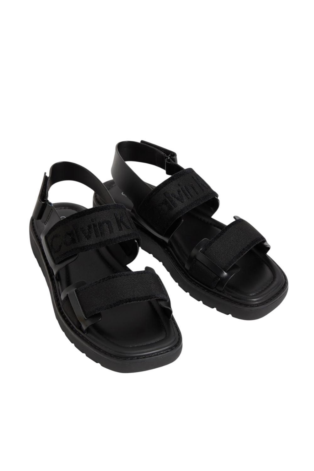 תמונה אחורית של סנדלים