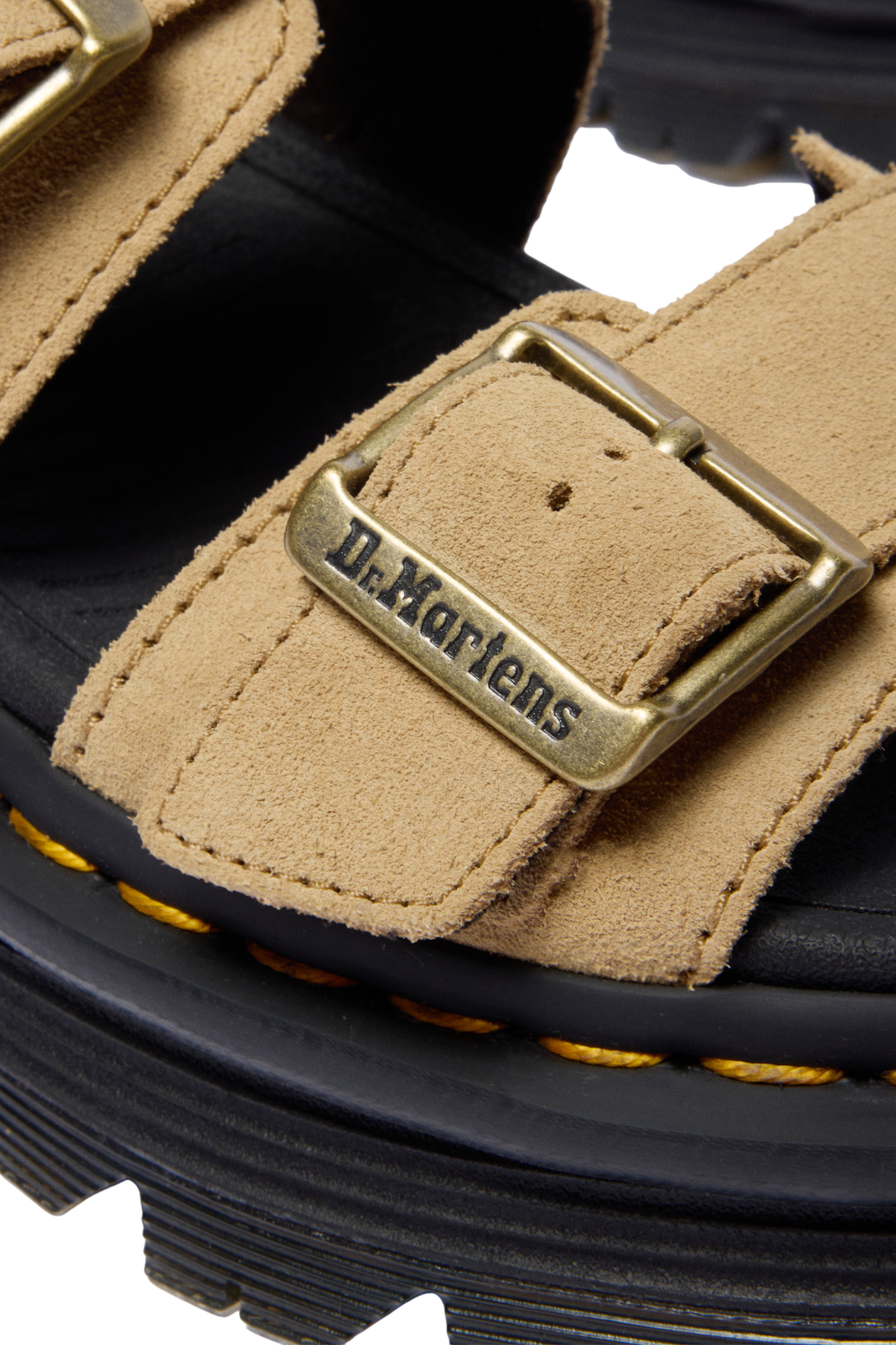 תמונת תקריב של סנדלי פלטפורמה זבזג