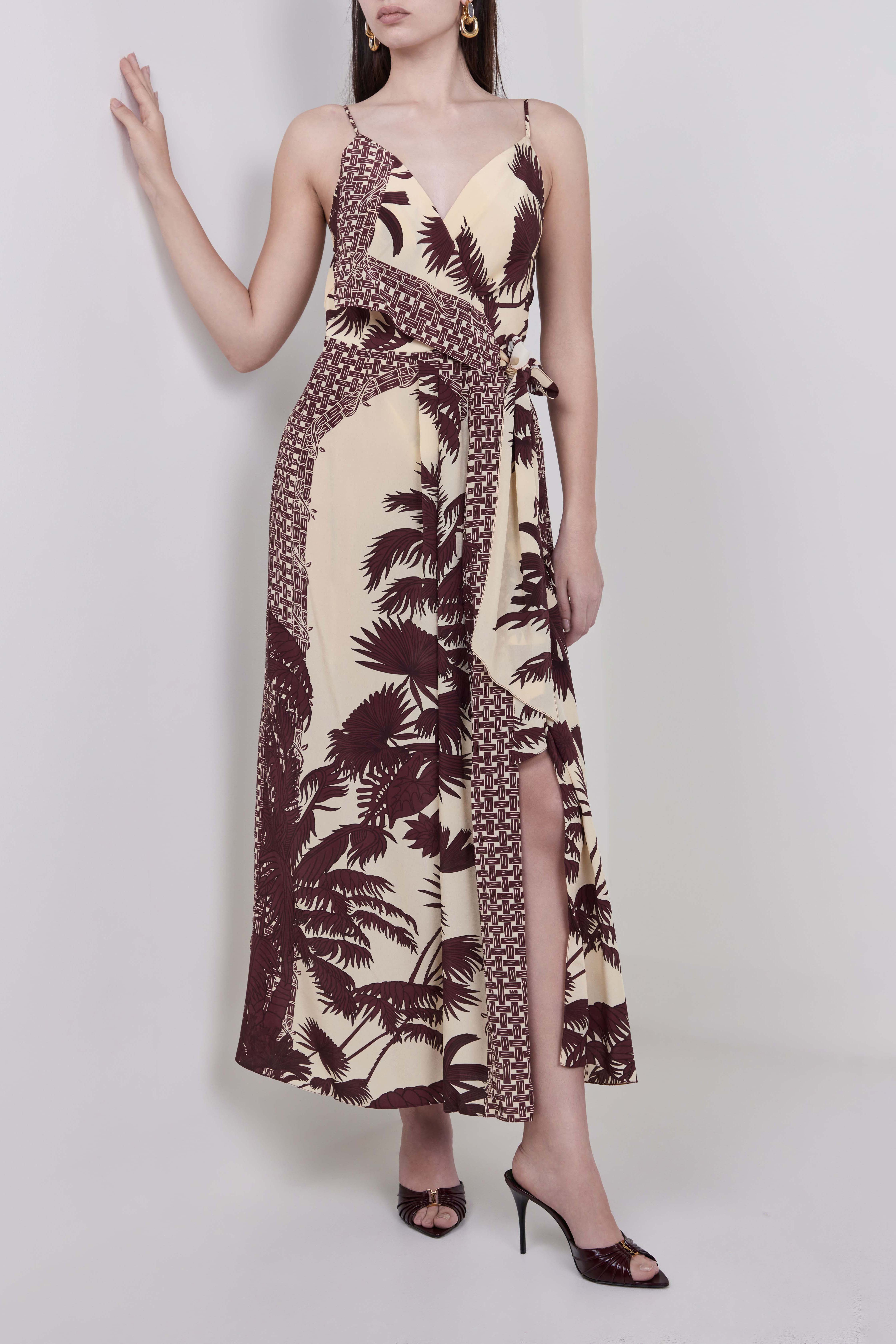 תמונת דוגמן קידמית של נעלי עקב מיולס