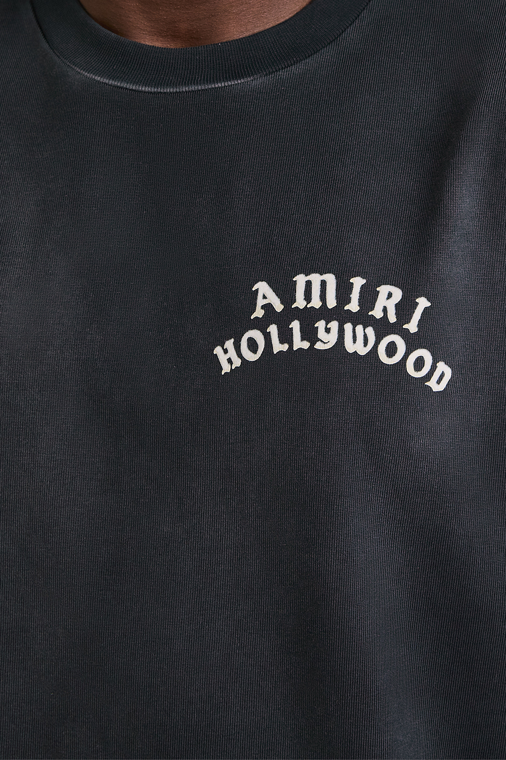 תמונת תקריב דוגמן של חולצת טי