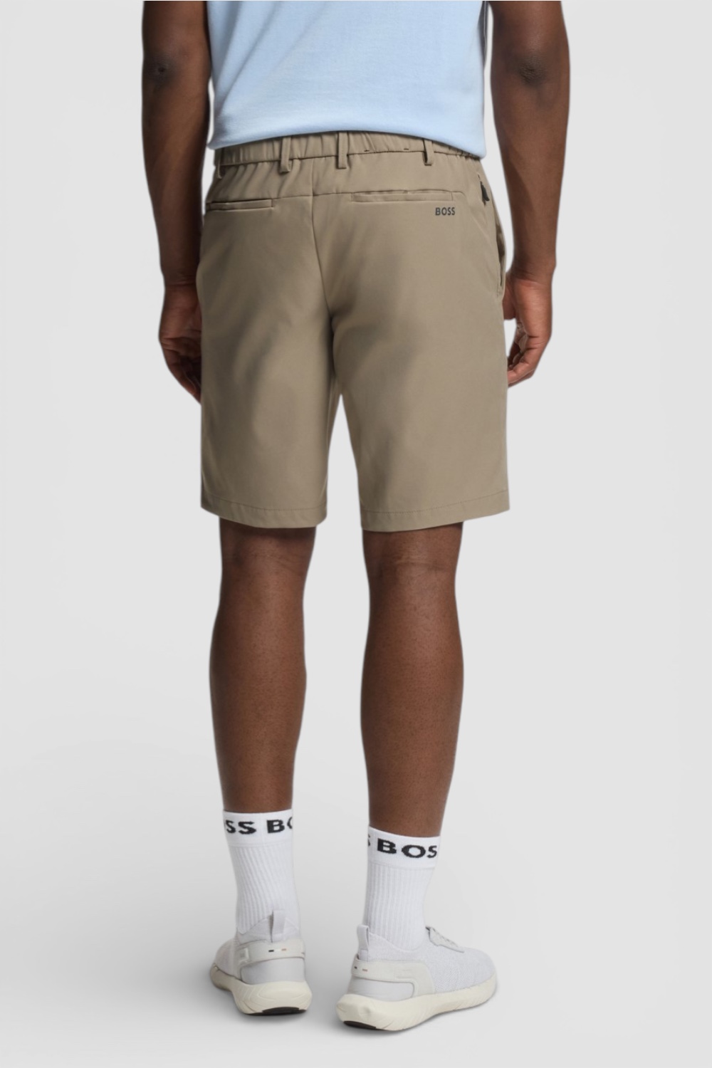 תמונת דוגמן אחורית של מכנסיים קצרים