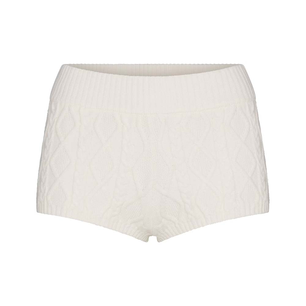 תמונה קידמית של CABLEKNIT SHORT