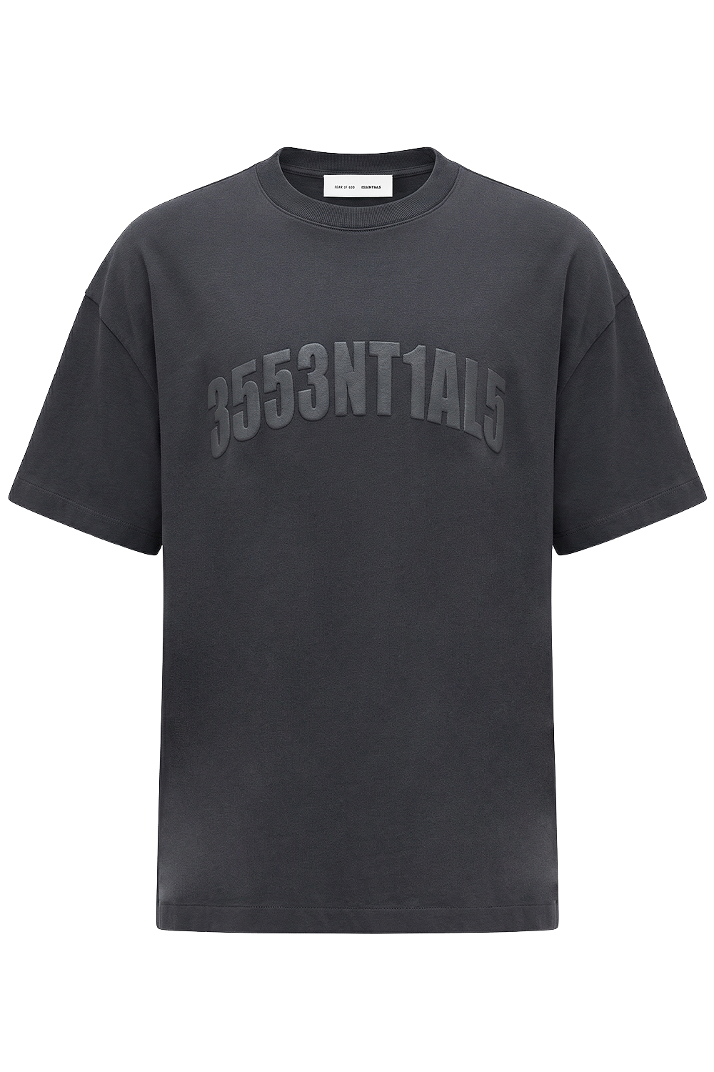 תמונה קידמית של חולצת טי אוברסייז