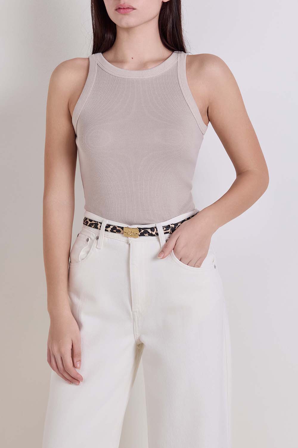 תמונת דוגמן קידמית של גופיה