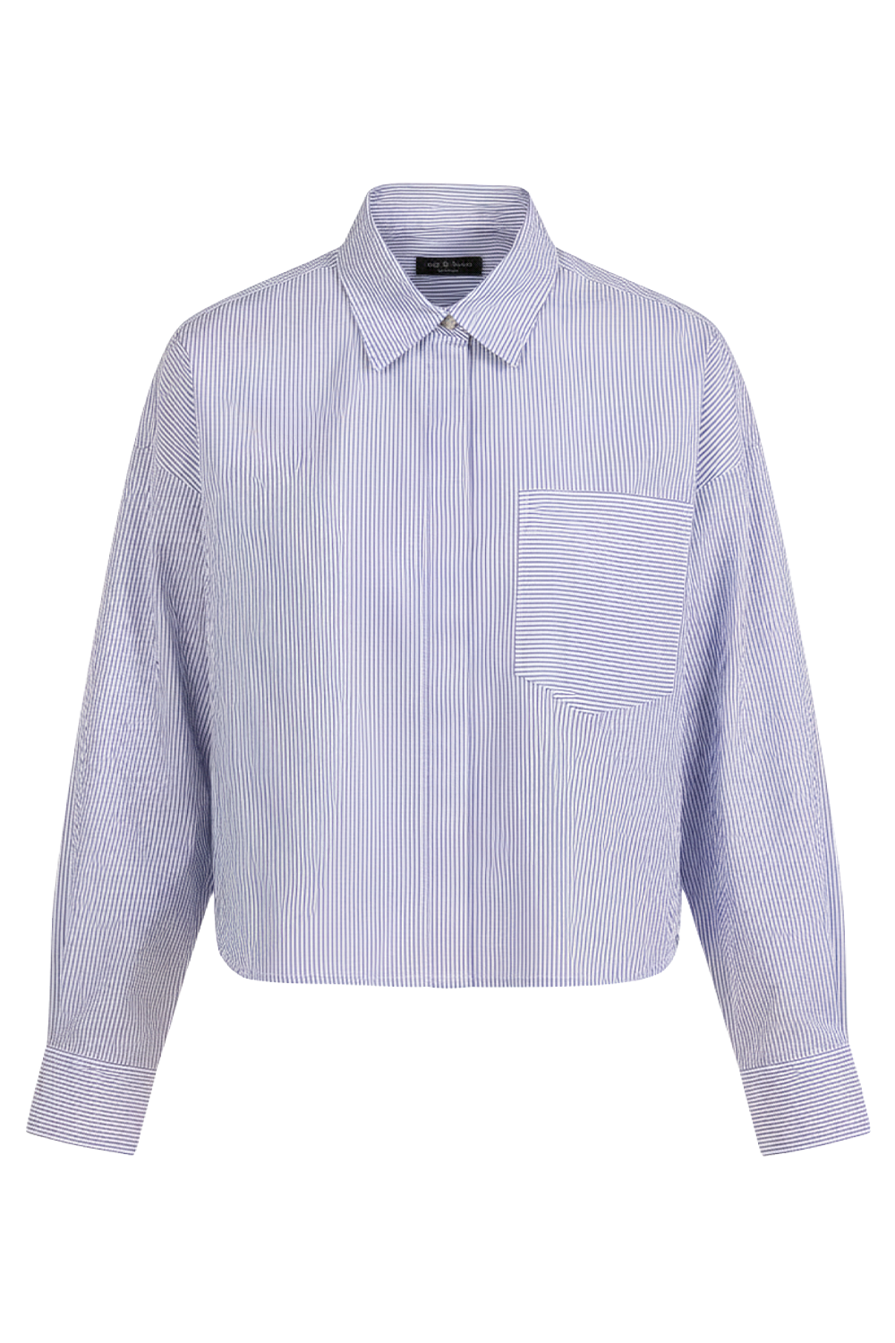 תמונה קידמית של חולצת כפתורים קרופ