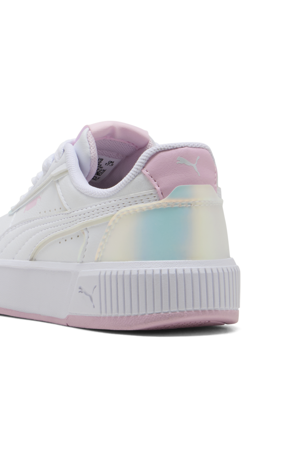 תמונת פנים של נעלי סניקרס