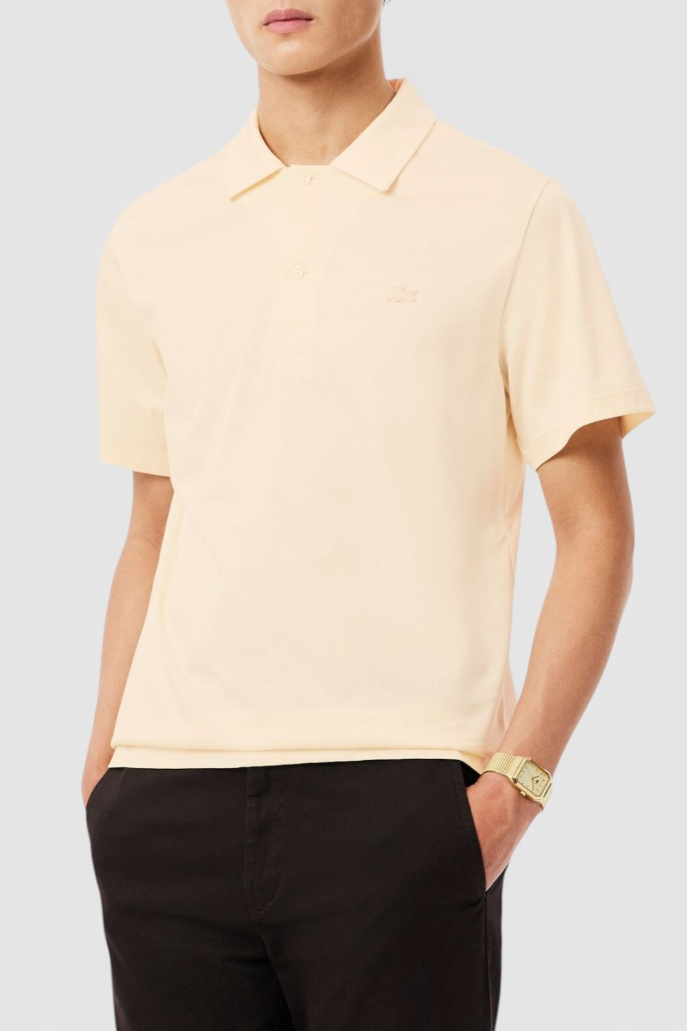 תמונת דוגמן קידמית של חולצת פולו