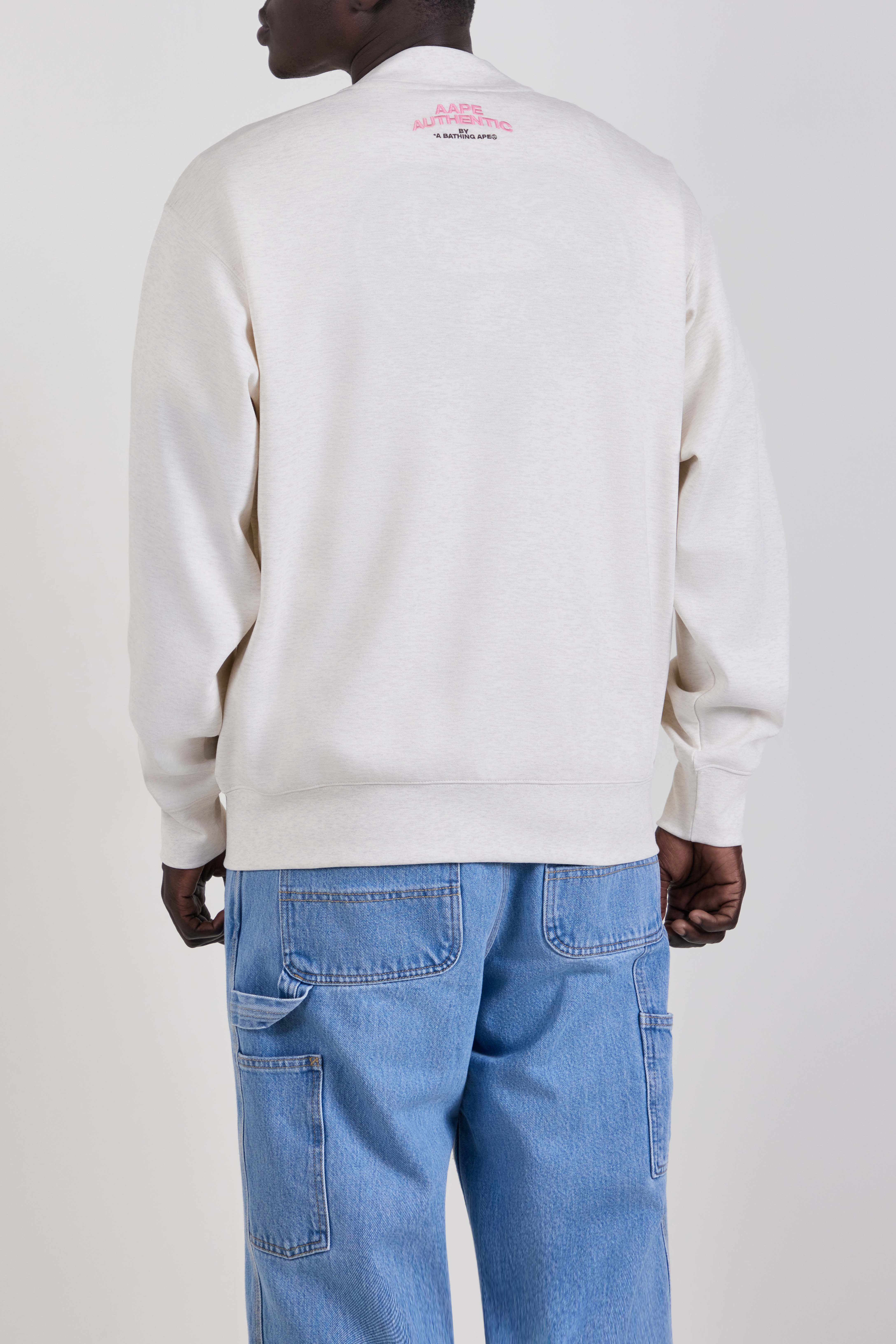 תמונת דוגמן אחורית של קרדיגן בגזרה ישרה