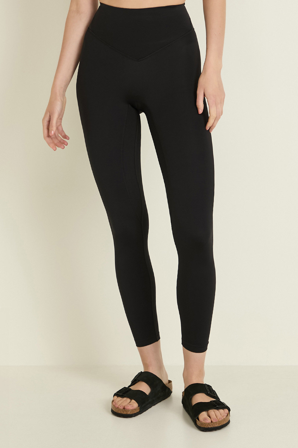 תמונת דוגמן קידמית של Seriously Silky Hight-Rise Tight 25