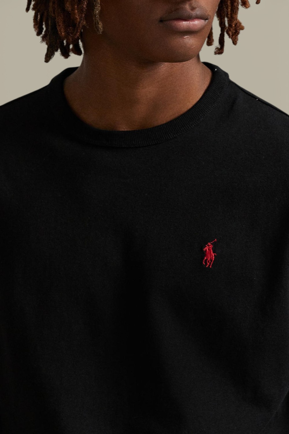 תמונת תקריב דוגמן של סווטשירט כותנה