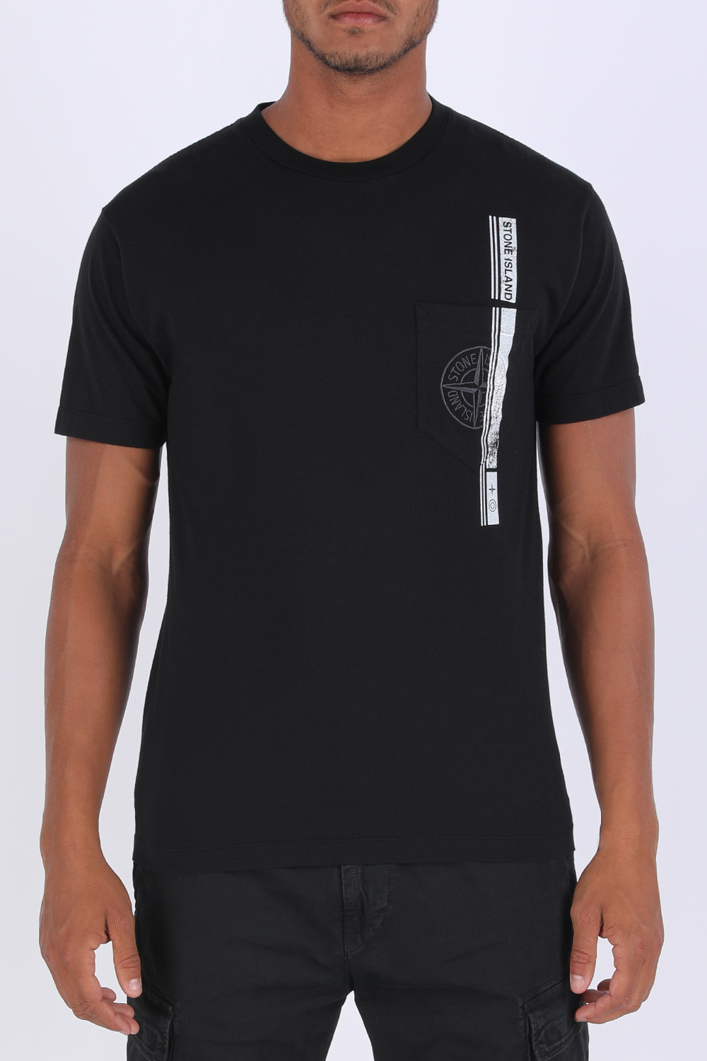 תמונת דוגמן קידמית של Pocket Logo T Shirt in Black