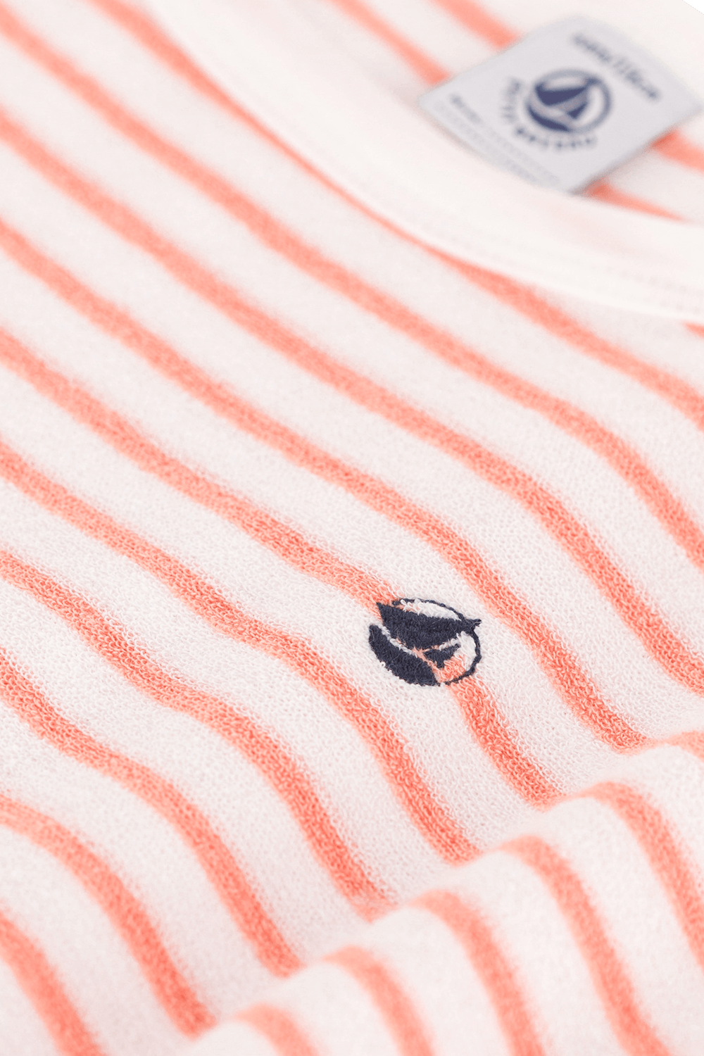 תמונת תקריב של שמלה - גילאים 3-5 שנים