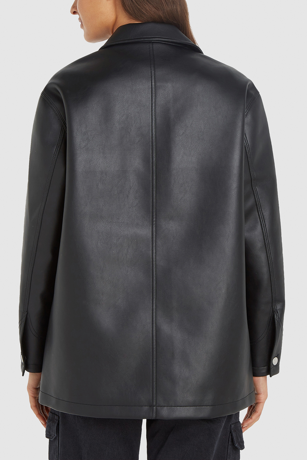 תמונת דוגמן אחורית של ז`קט מעור טבעוני