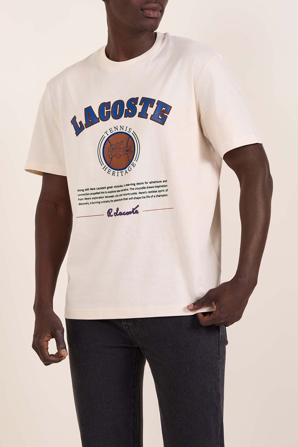 תמונת דוגמן קידמית של חולצת טי