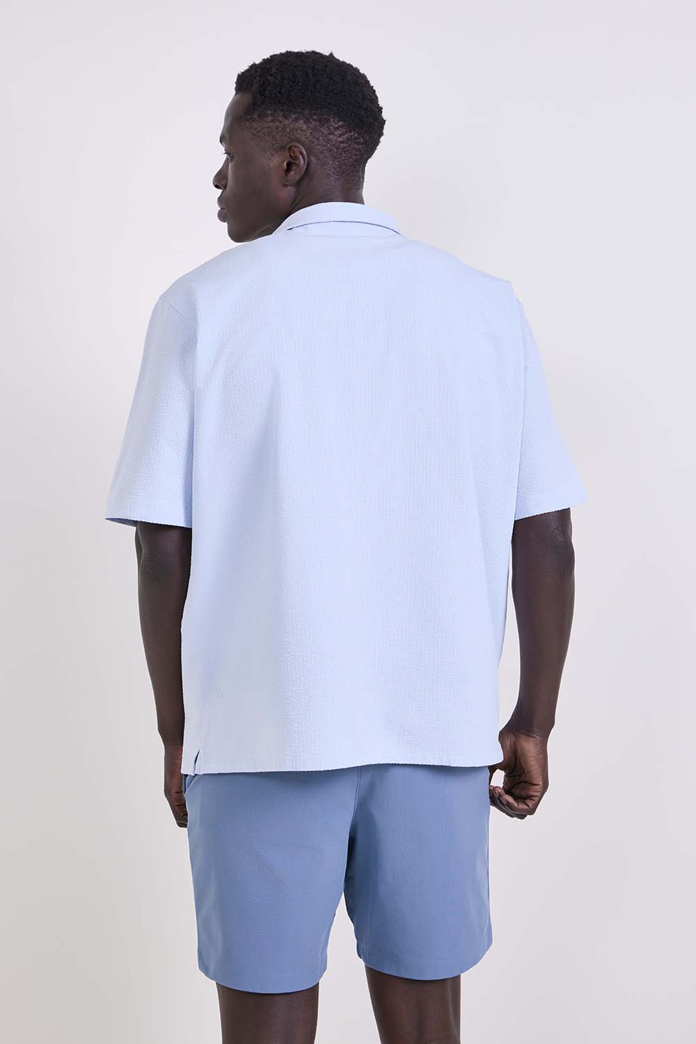 תמונת דוגמן אחורית של Airing Easy Camp-Collar Shirt *Textured