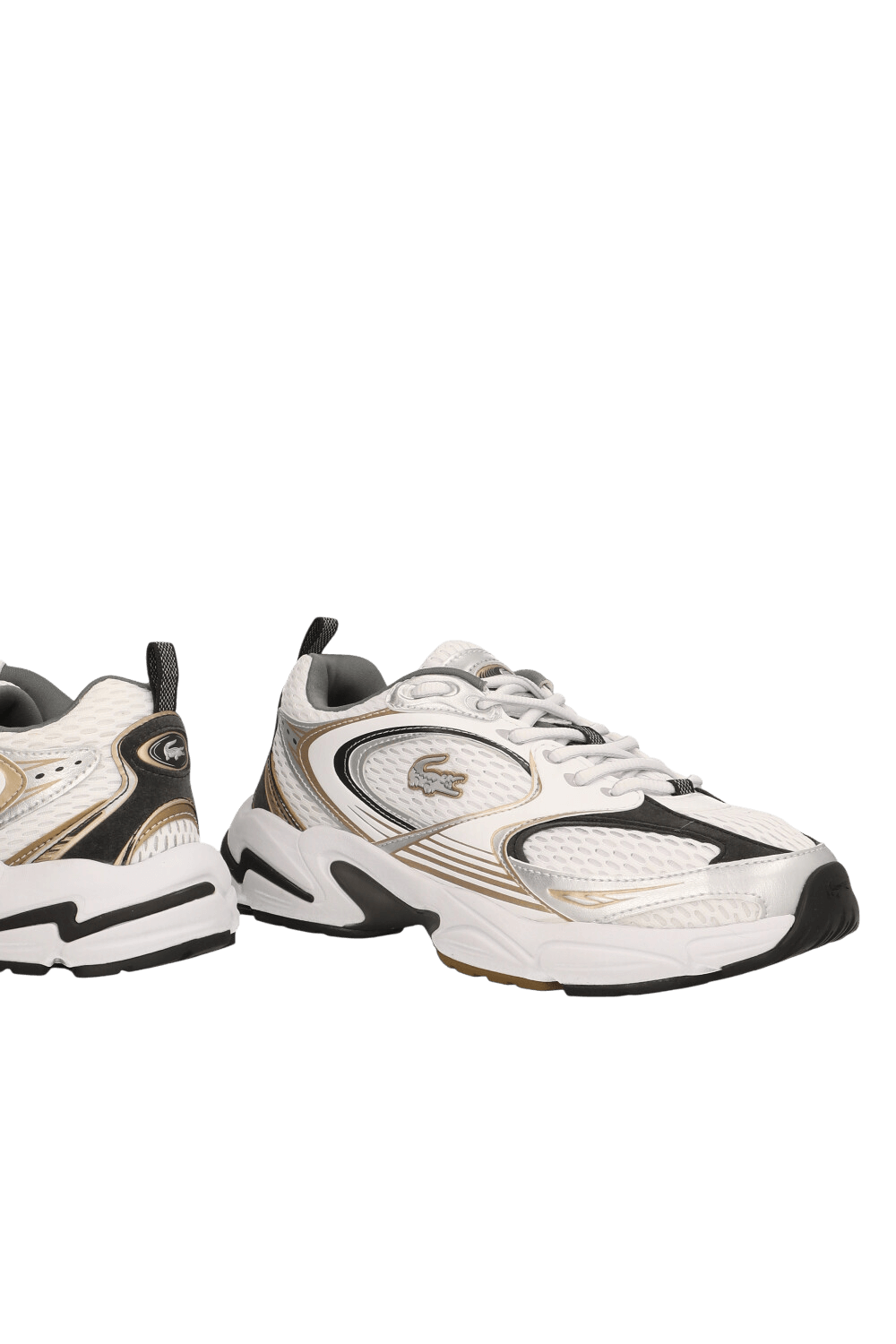 תמונת תקריב של נעלי סניקרס