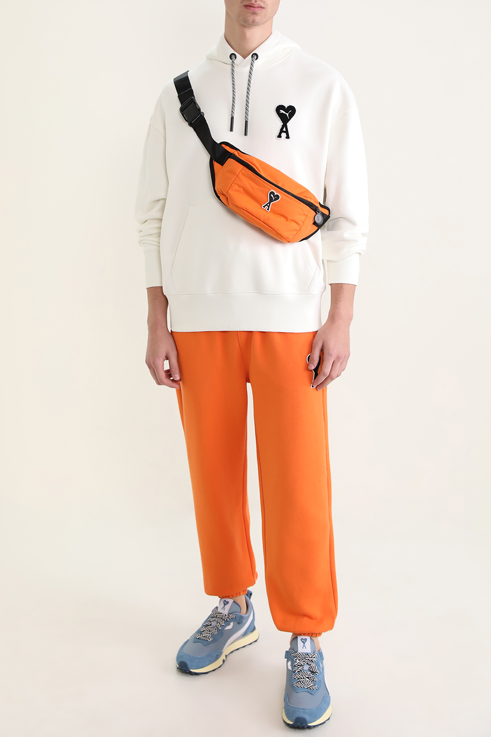 תמונת דוגמן קידמית של פומה X אמי תיק פאוץ'