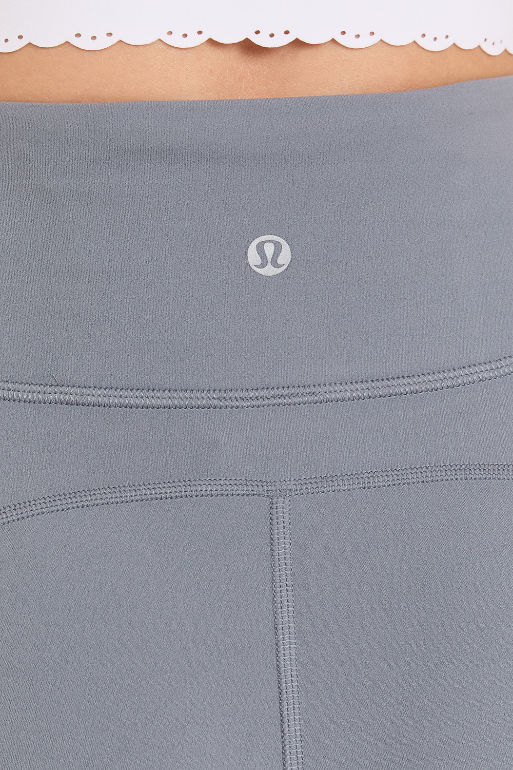 תמונת תקריב דוגמן של Groove High-Rise Nulu™ Flared Pant *Regular