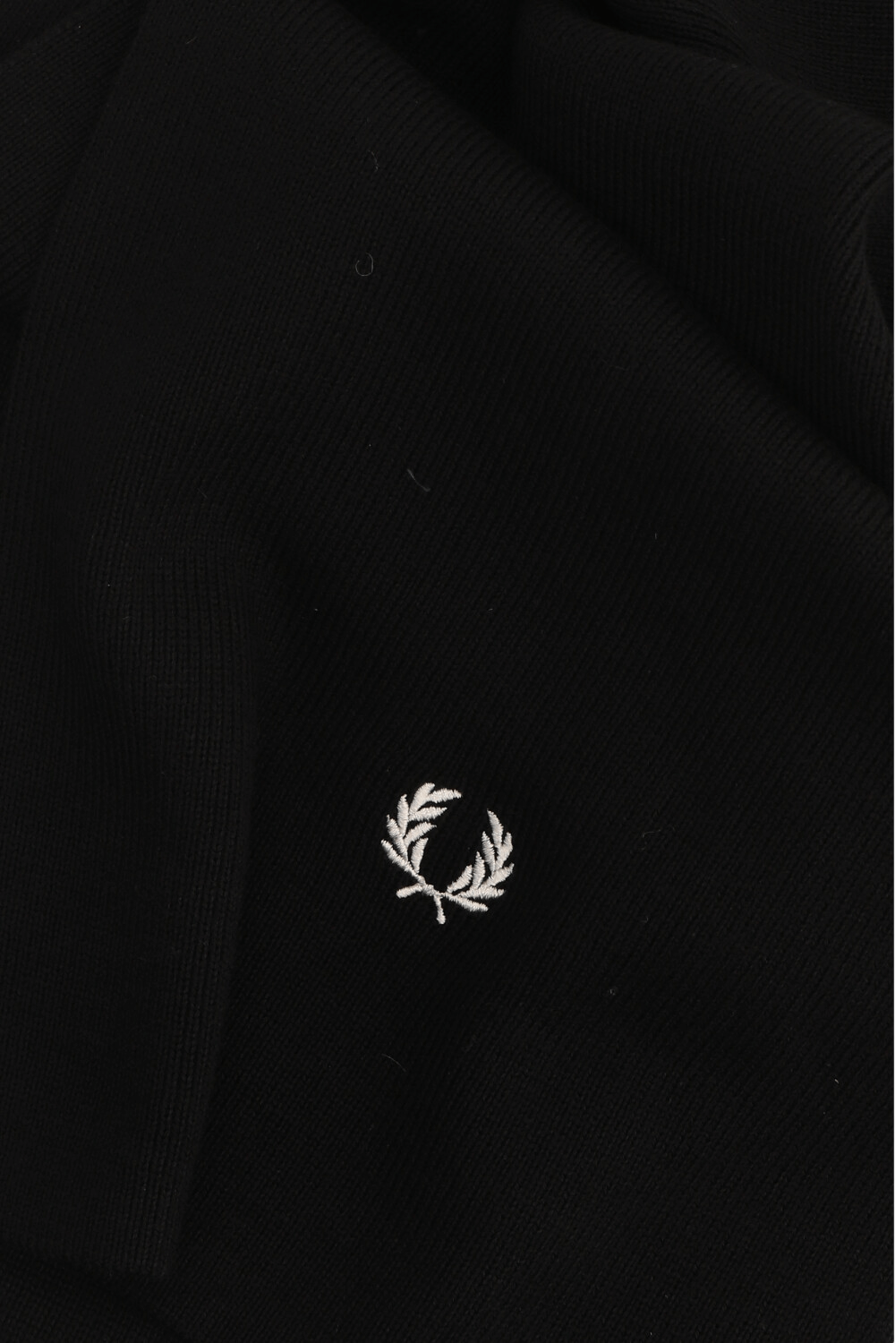 תמונה אחורית של צעיף צמר