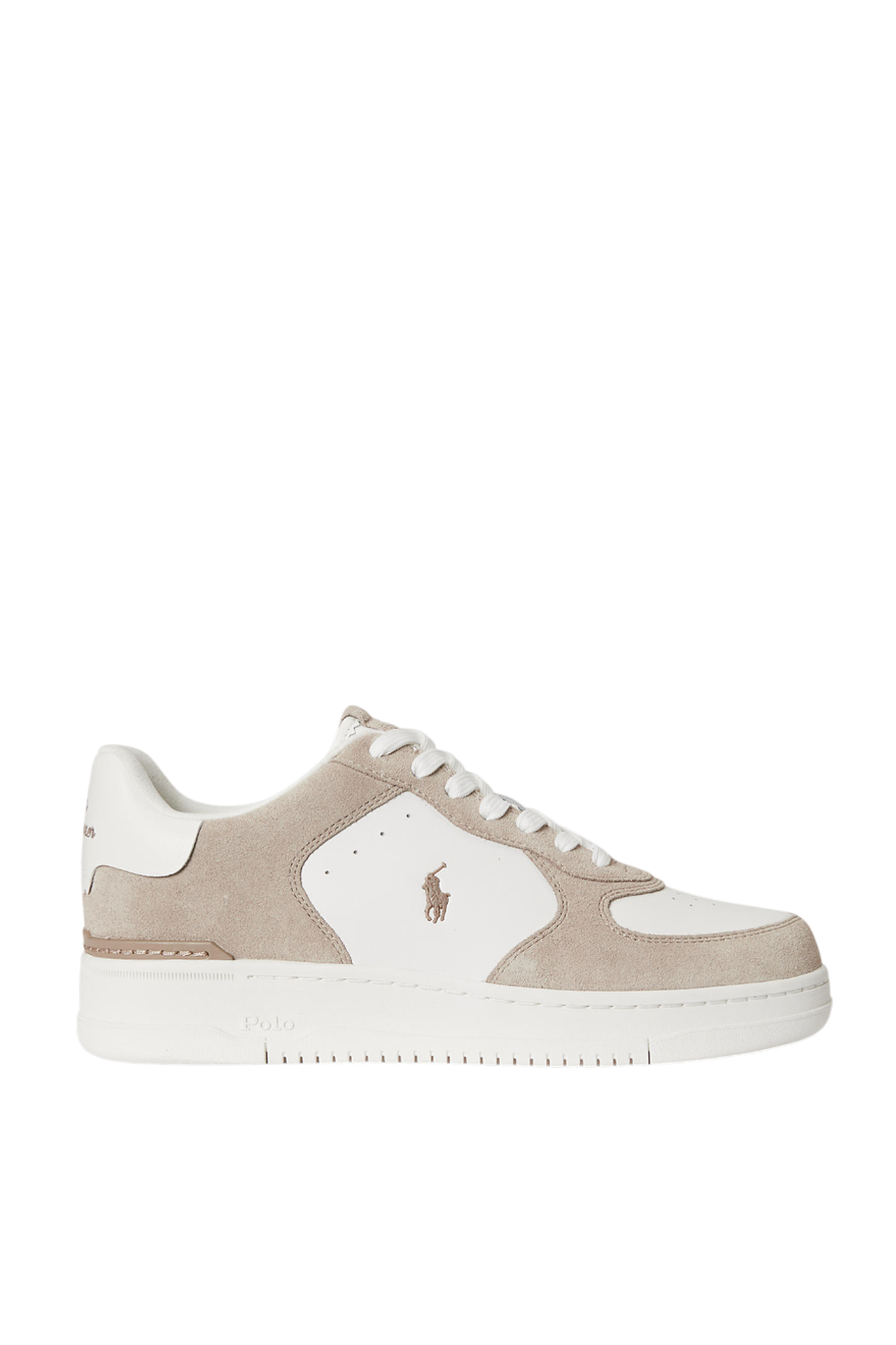 תמונה קידמית של נעלי סניקרס