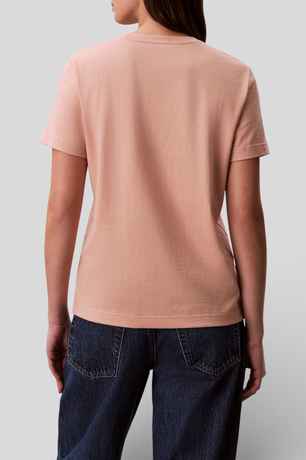 תמונת דוגמן אחורית של חולצת טי