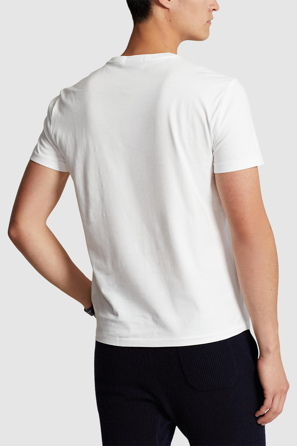 תמונת דוגמן אחורית של חולצת טי