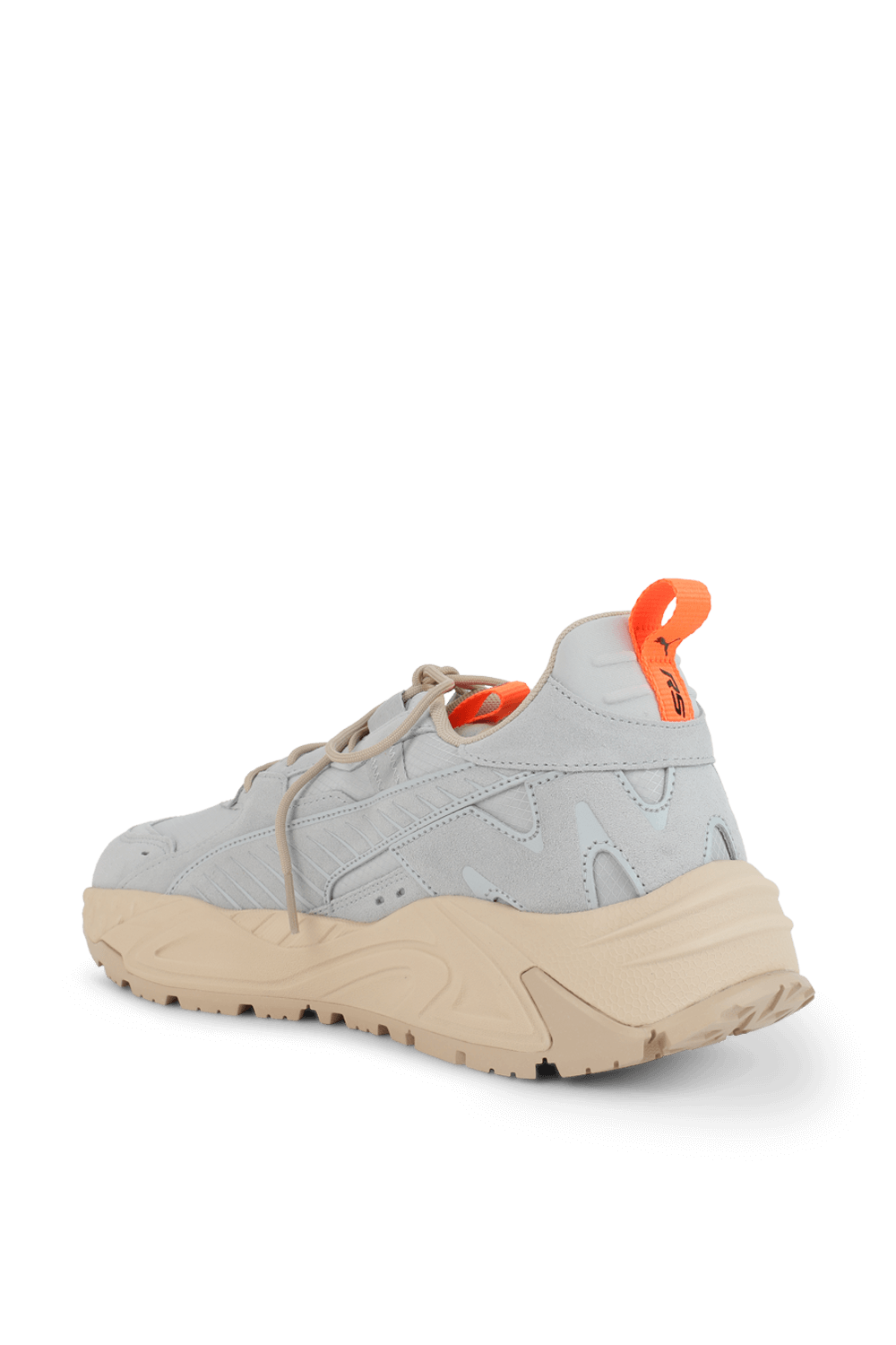 תמונה אחורית של נעלי סניקרס אר אס