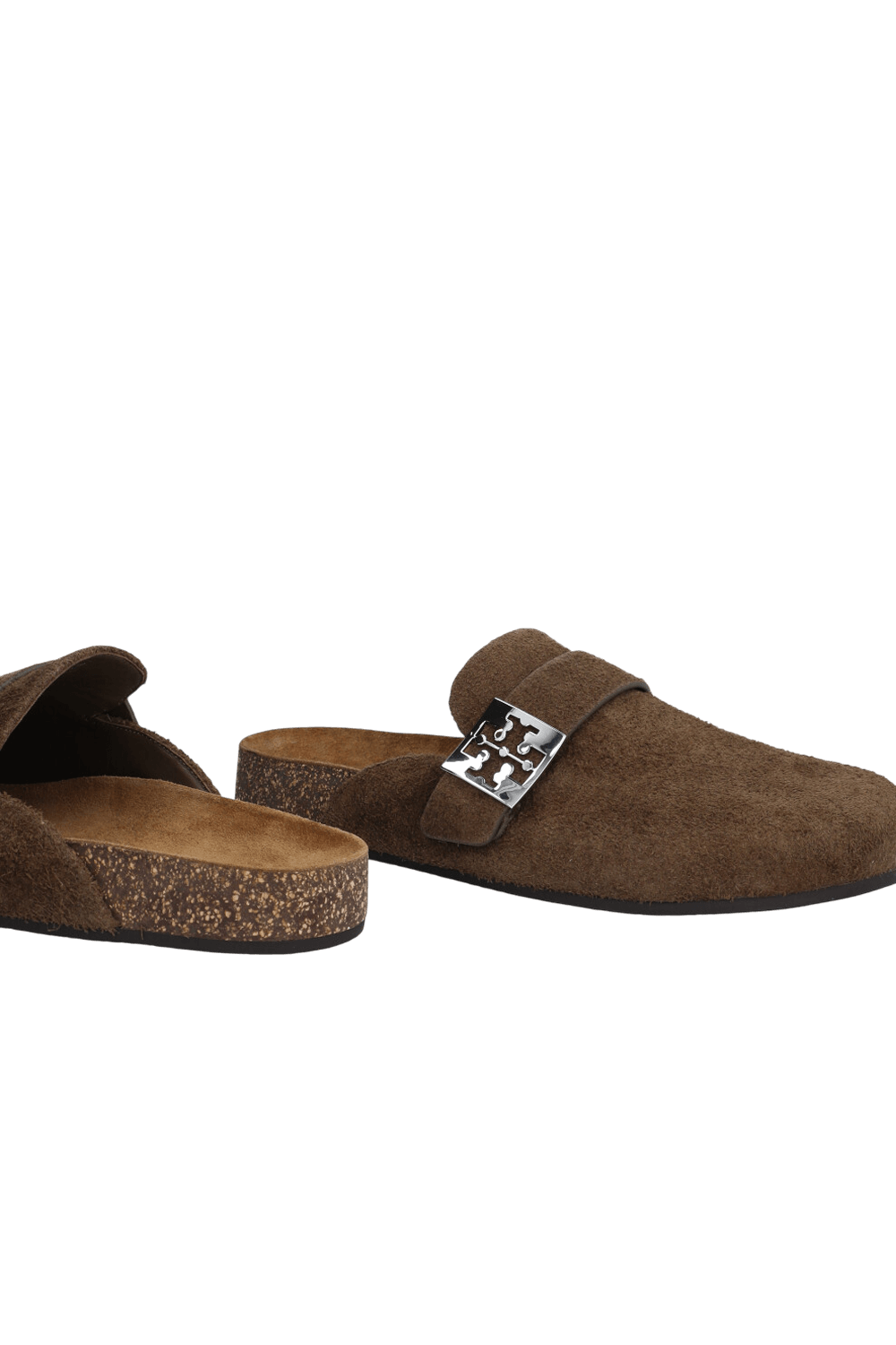 תמונת תקריב של נעלי מיול