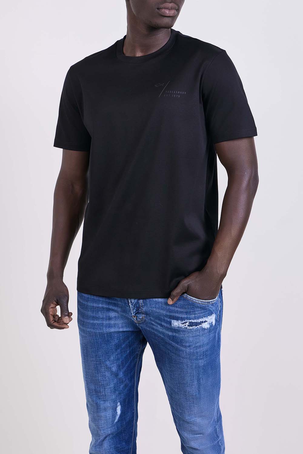 תמונת דוגמן קידמית של חולצת טי