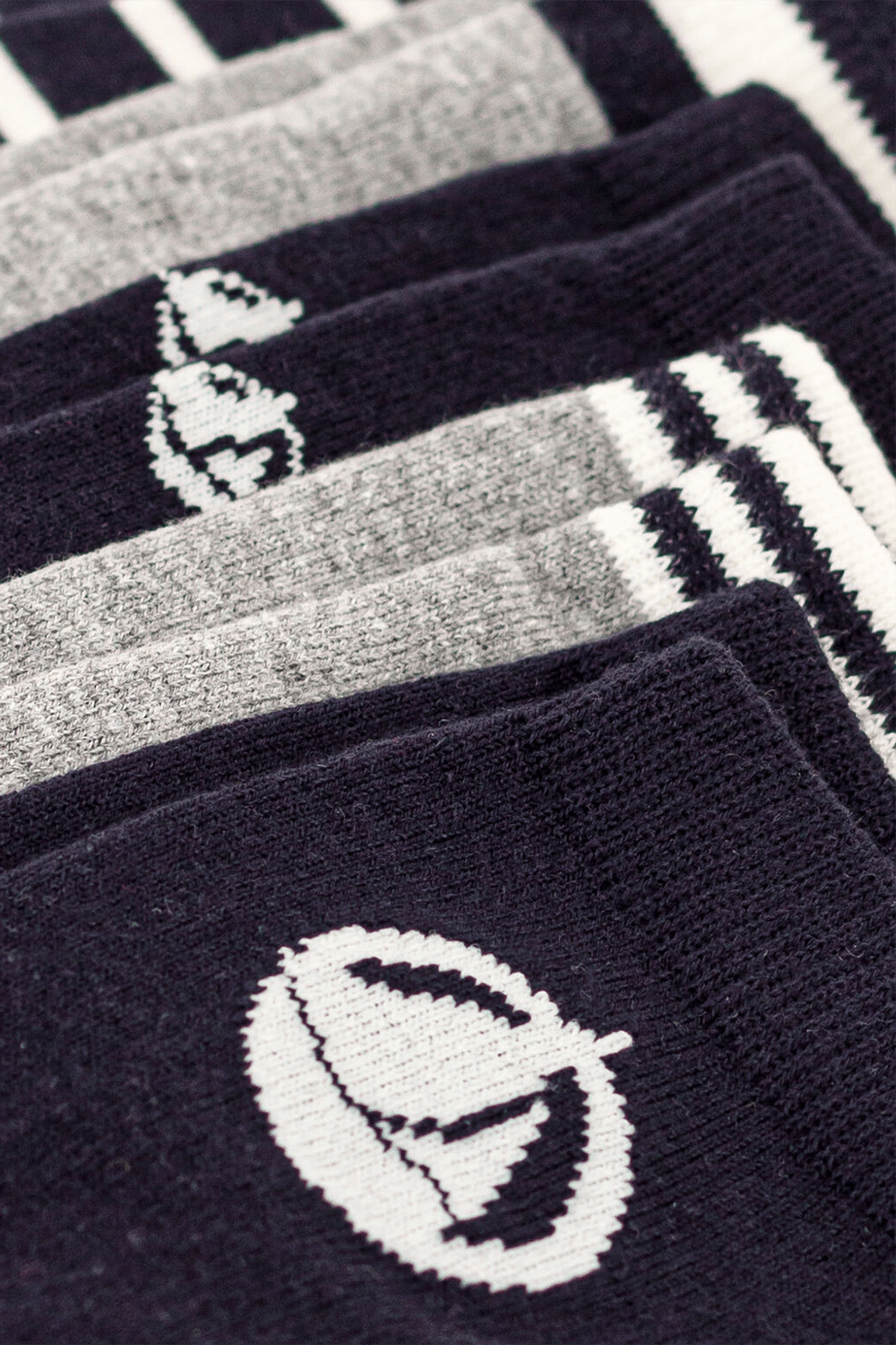 תמונה אחורית של מארז חמישה זוגות גרביים - גילאי 4-14 שנים