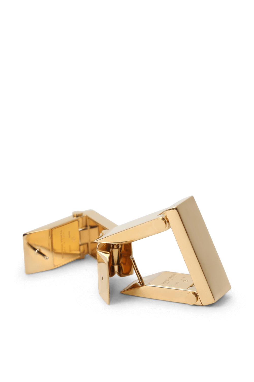 תמונת פנים של עגילי משולש בגוון זהב