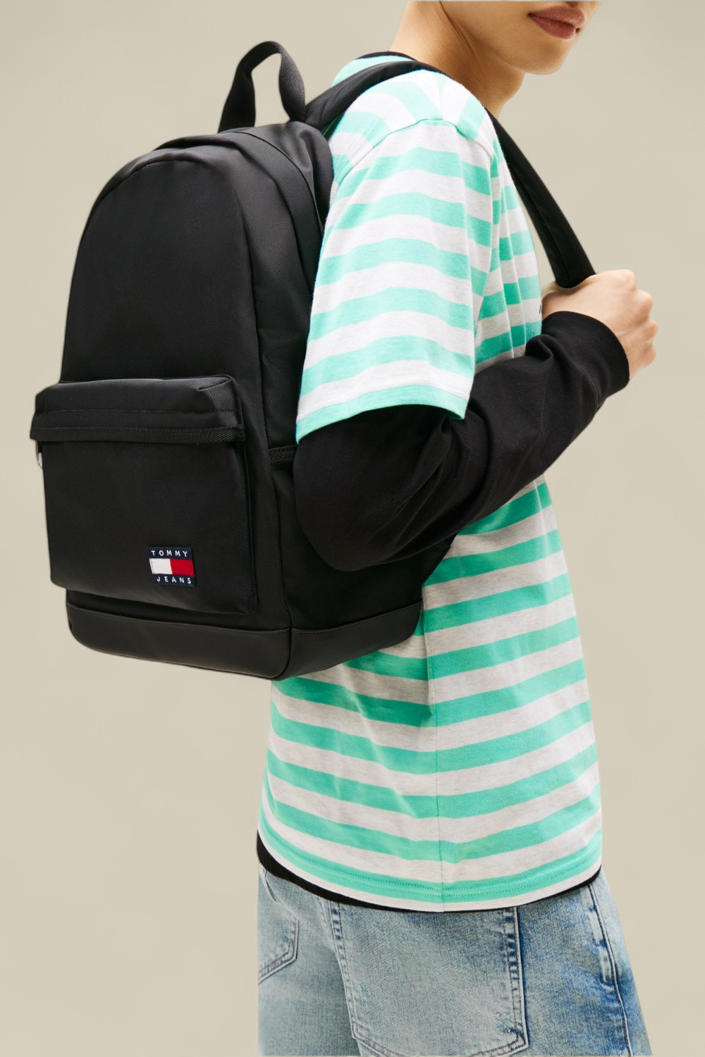 תמונת דוגמן קידמית של תיק גב