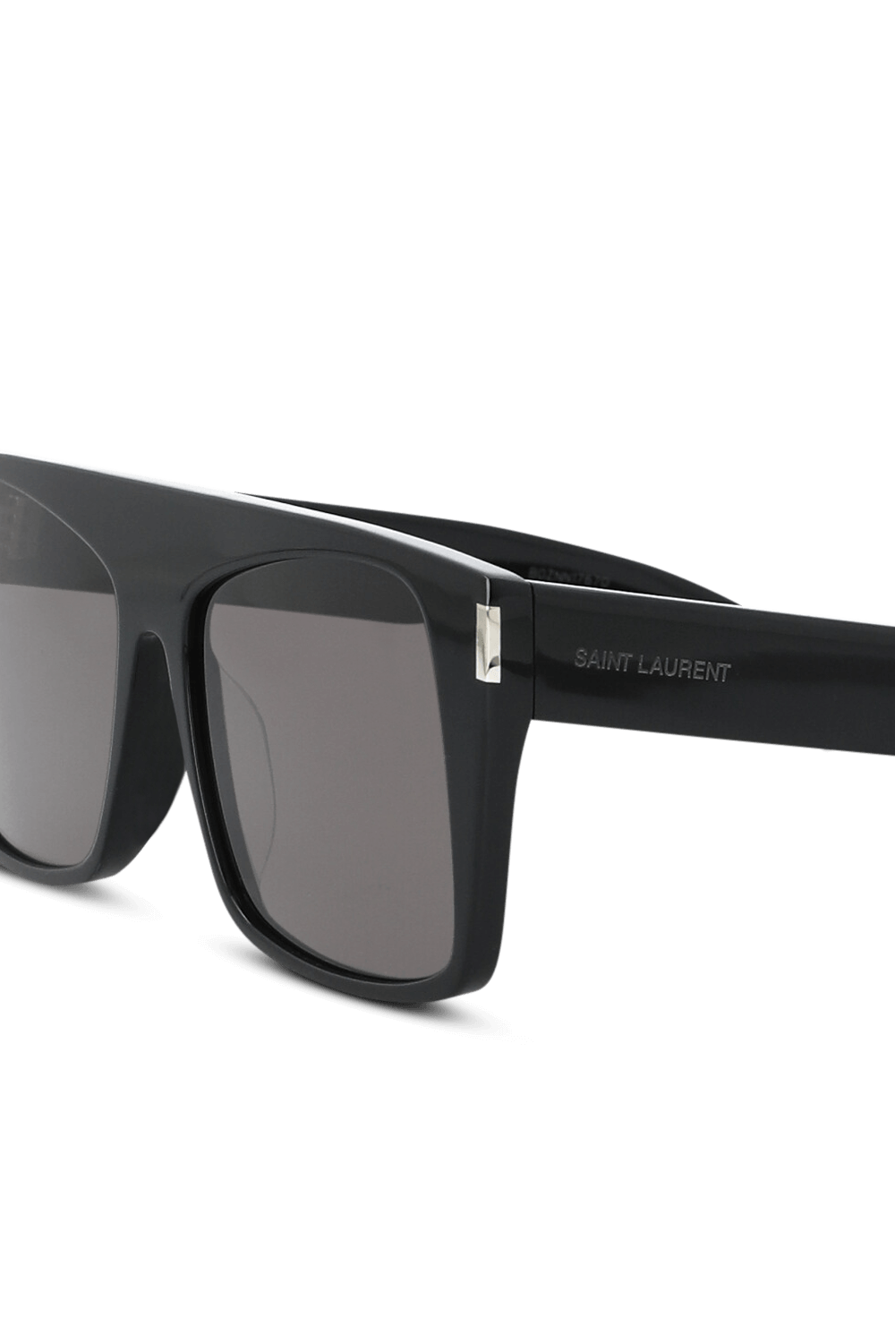 תמונת תקריב של משקפי שמש ויטי 651