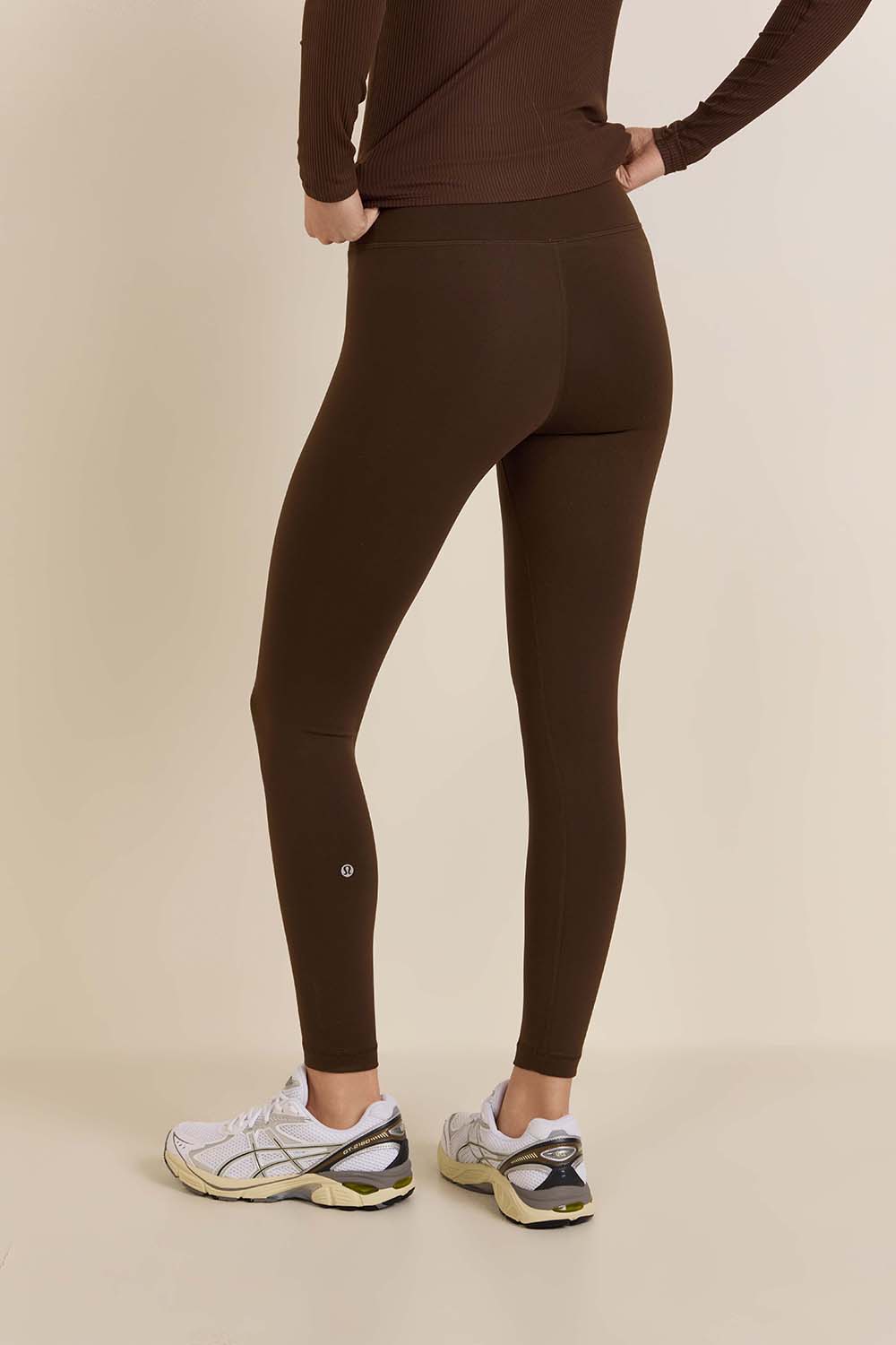 תמונת דוגמן אחורית של Wunder Train High-Rise Tight 25