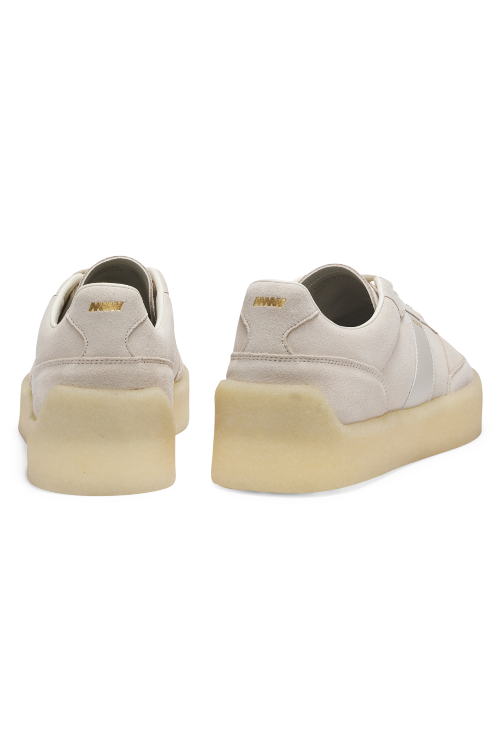 תמונת תקריב של נעלי סניקרס