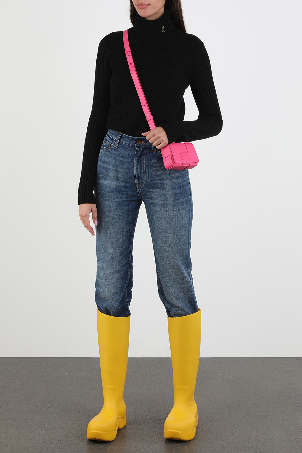 תמונת דוגמן קידמית של תיק מיני קסטה בצבע ורוד