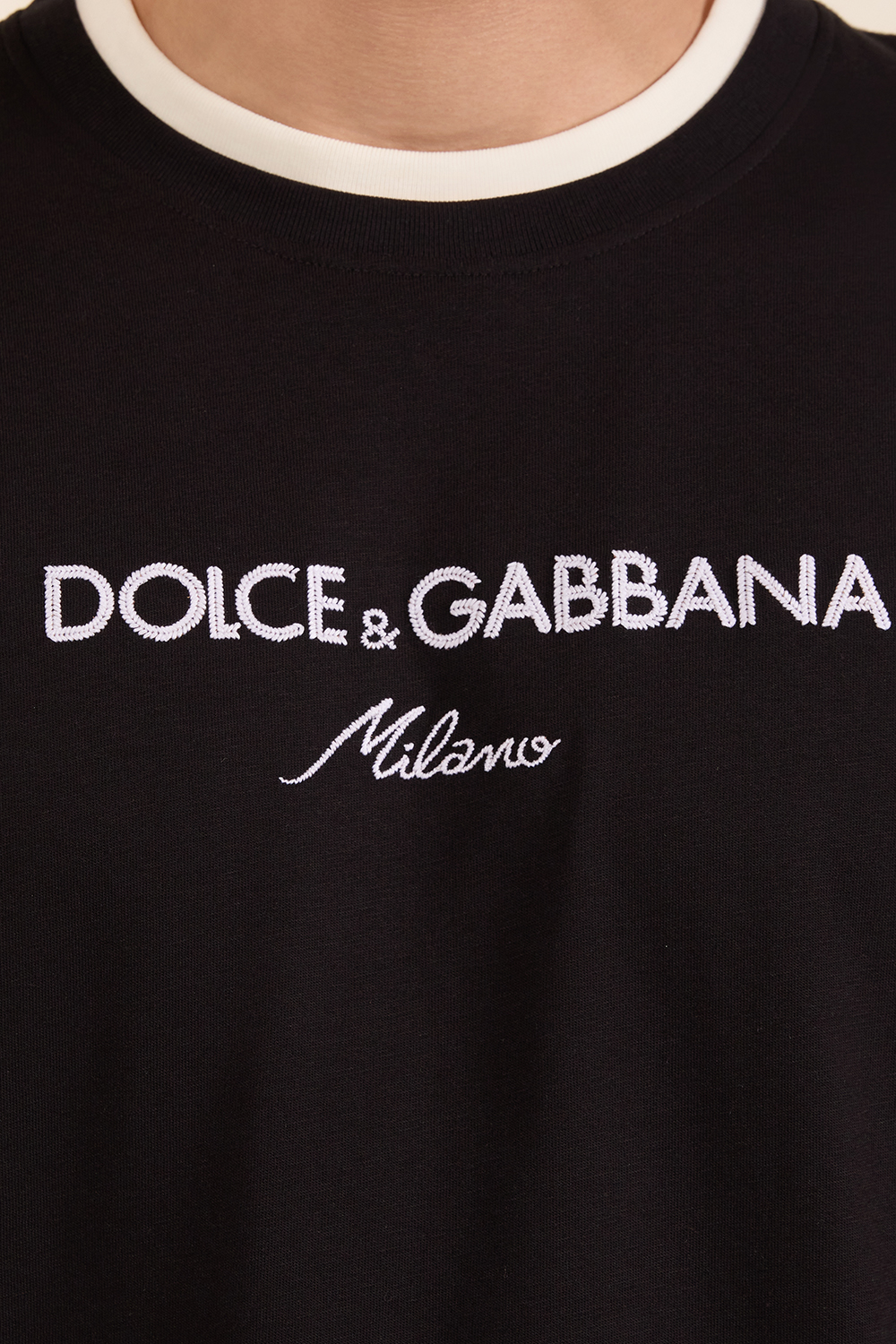 תמונת תקריב דוגמן של חולצת טי