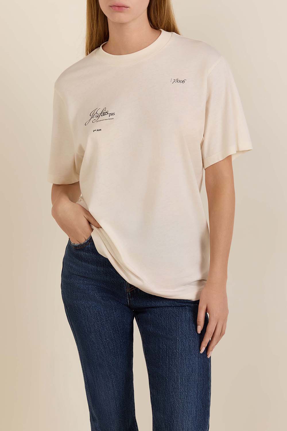 תמונת דוגמן קידמית של חולצת טי