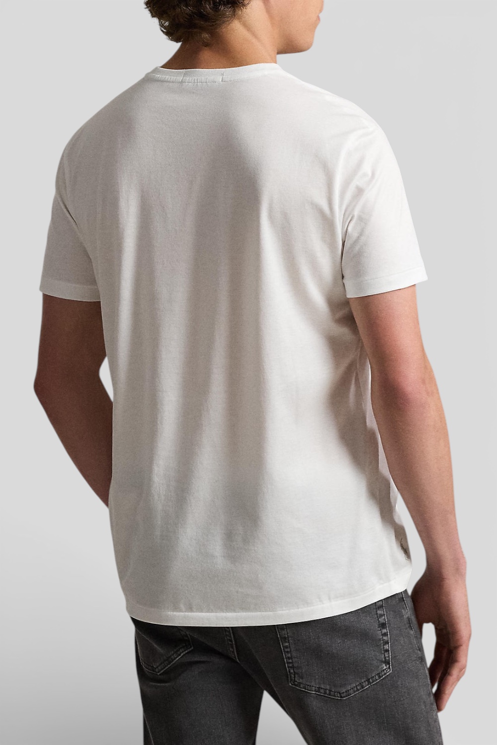 תמונת דוגמן אחורית של חולצת טי