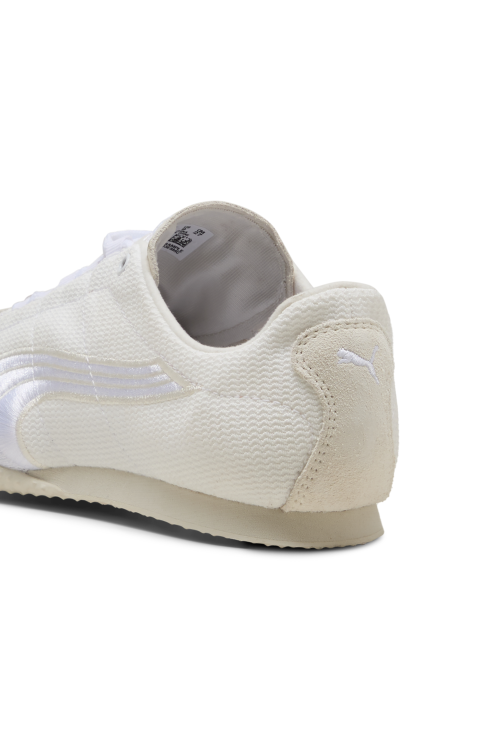 תמונת פנים של נעלי סניקרס