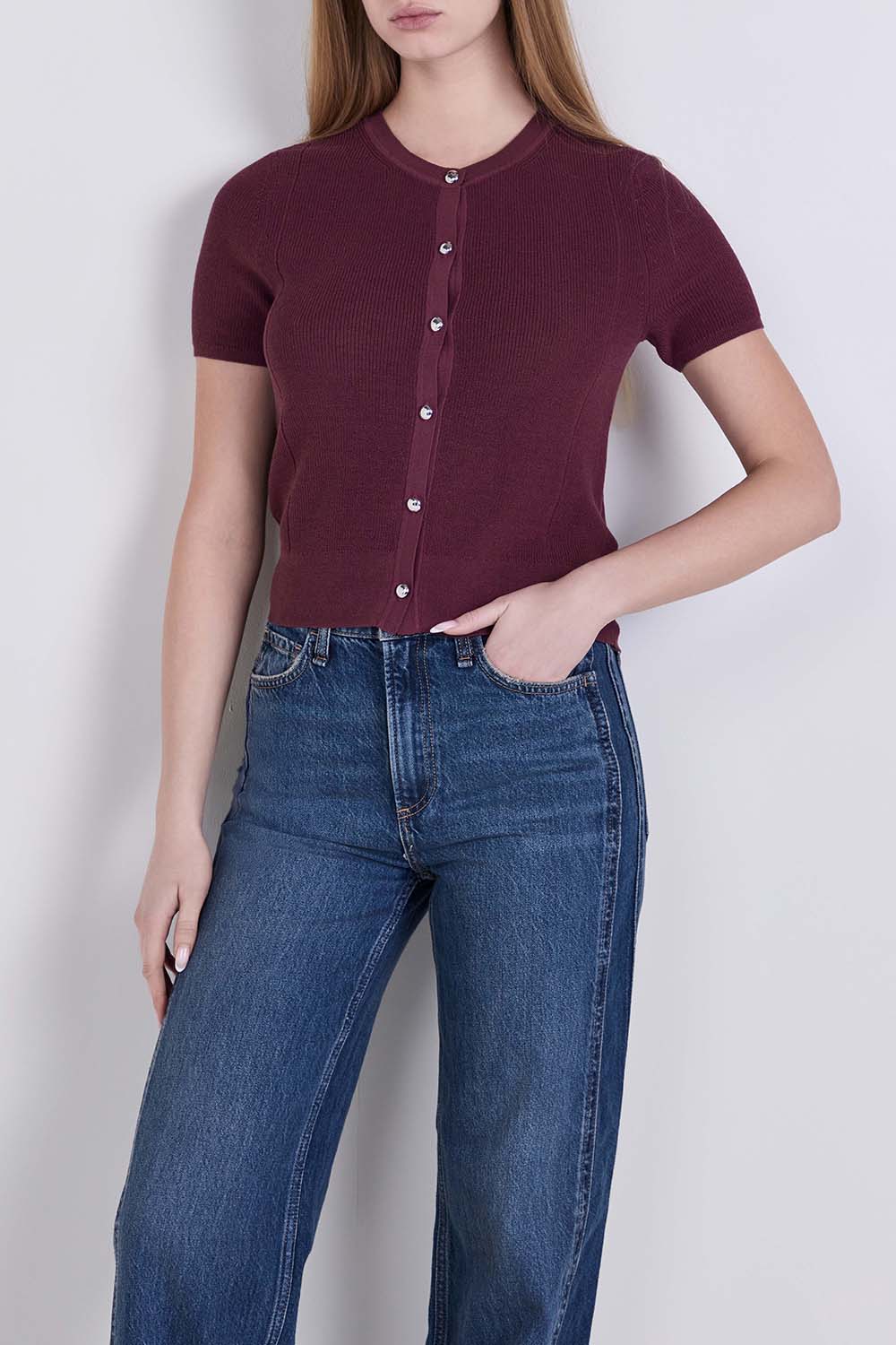 תמונת דוגמן קידמית של חולצת סריג