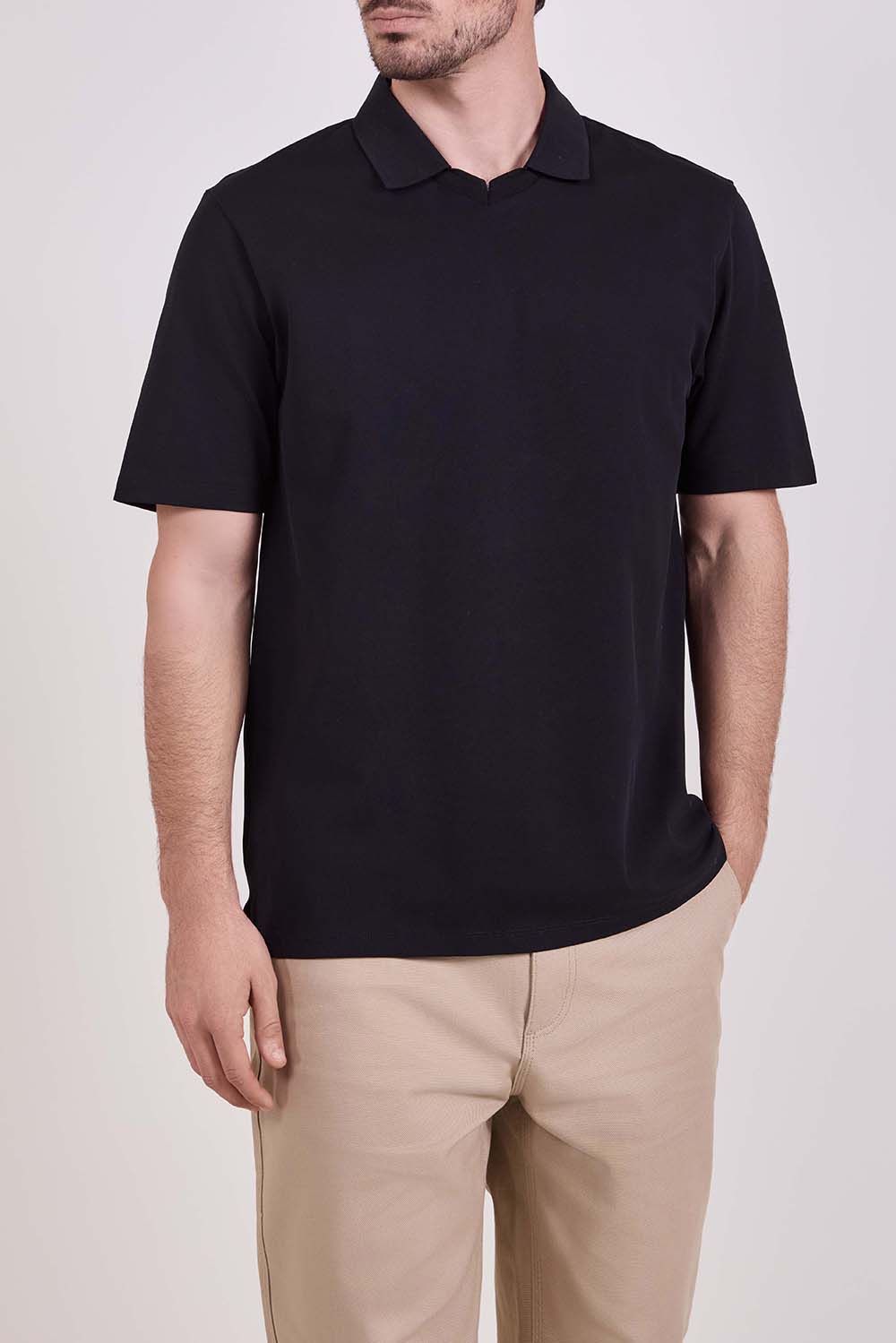 תמונת דוגמן קידמית של חולצת פולו