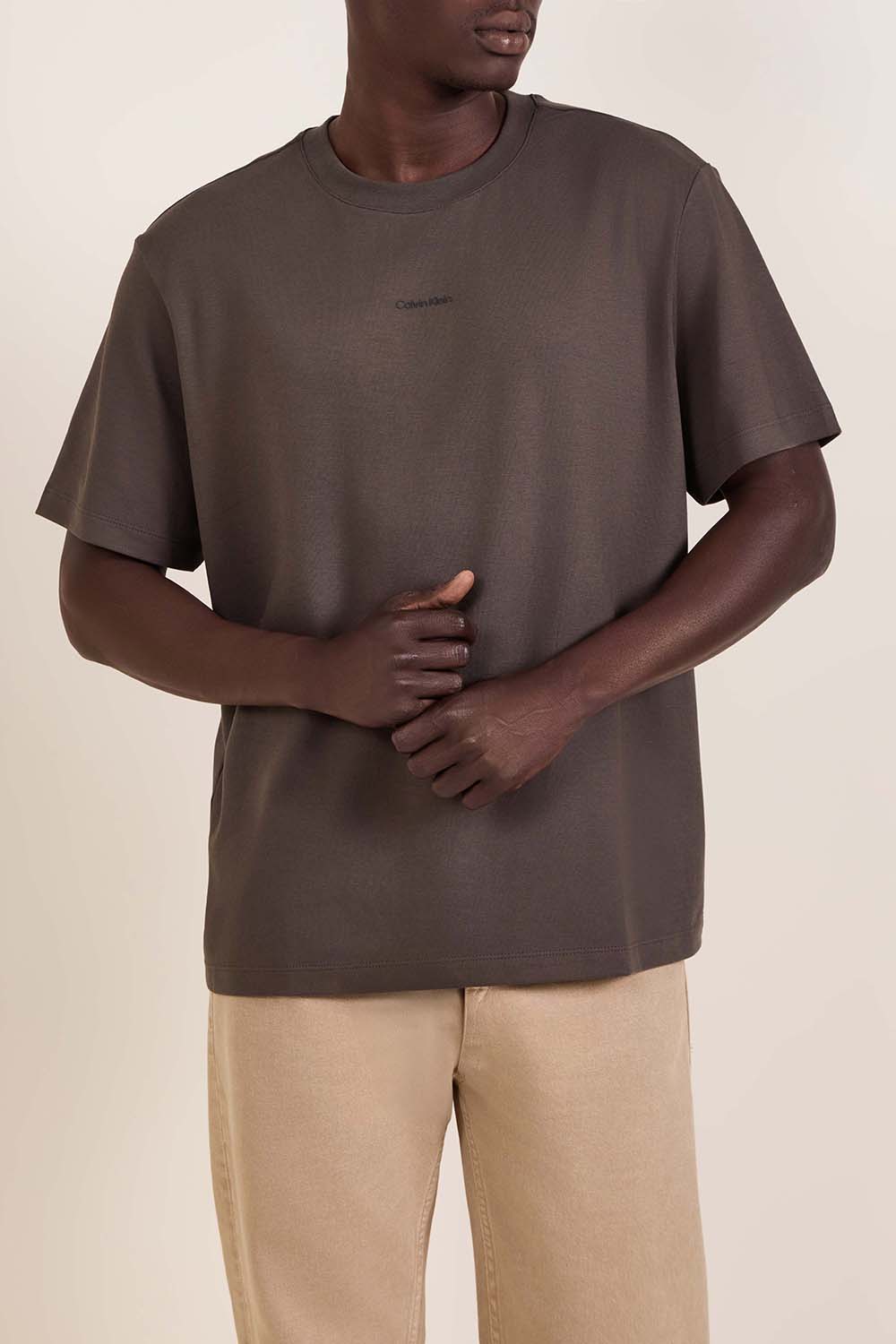 תמונת דוגמן קידמית של חולצת טי