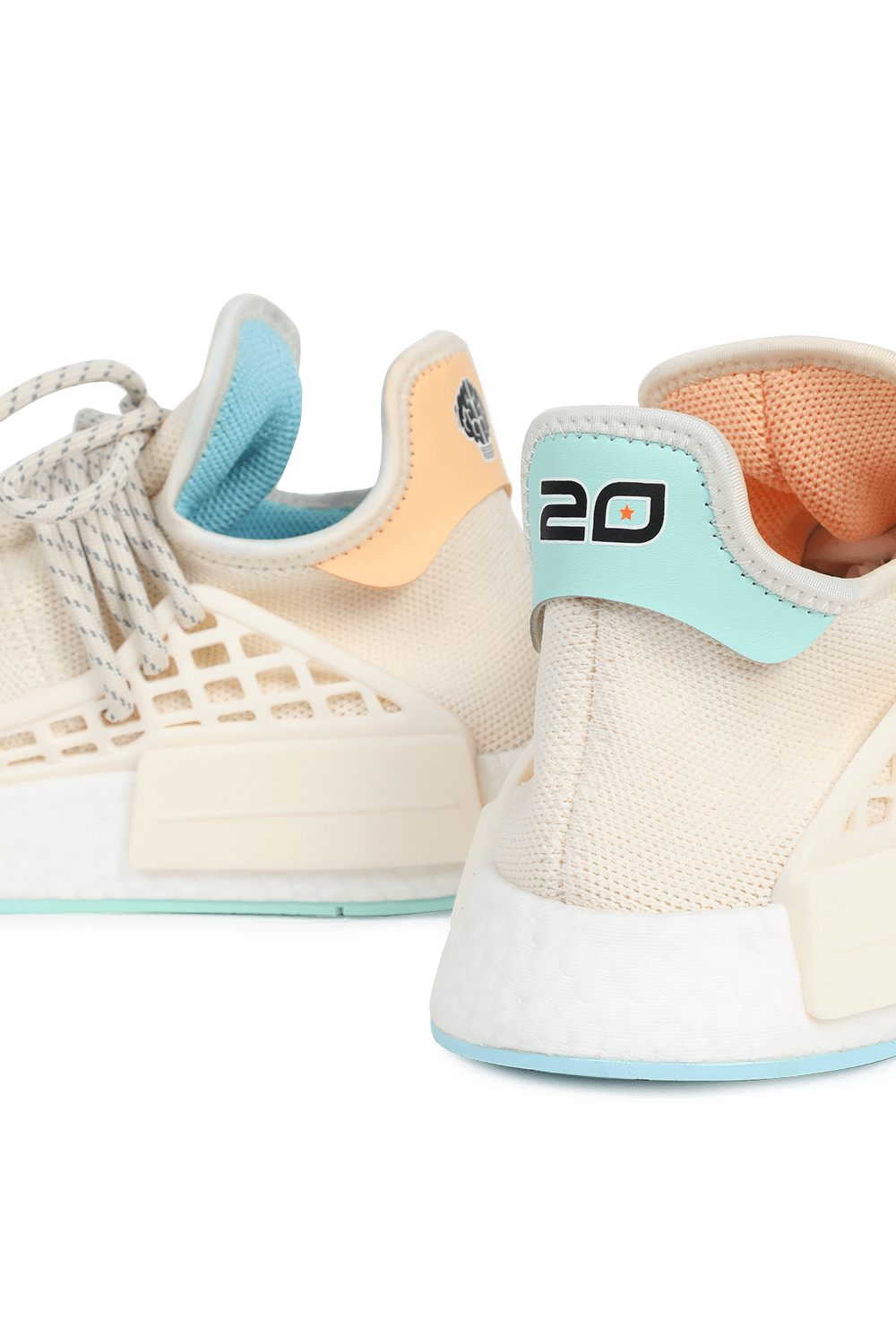 תמונת תקריב של Adidas x Pharell Williams Nmd Hu in White